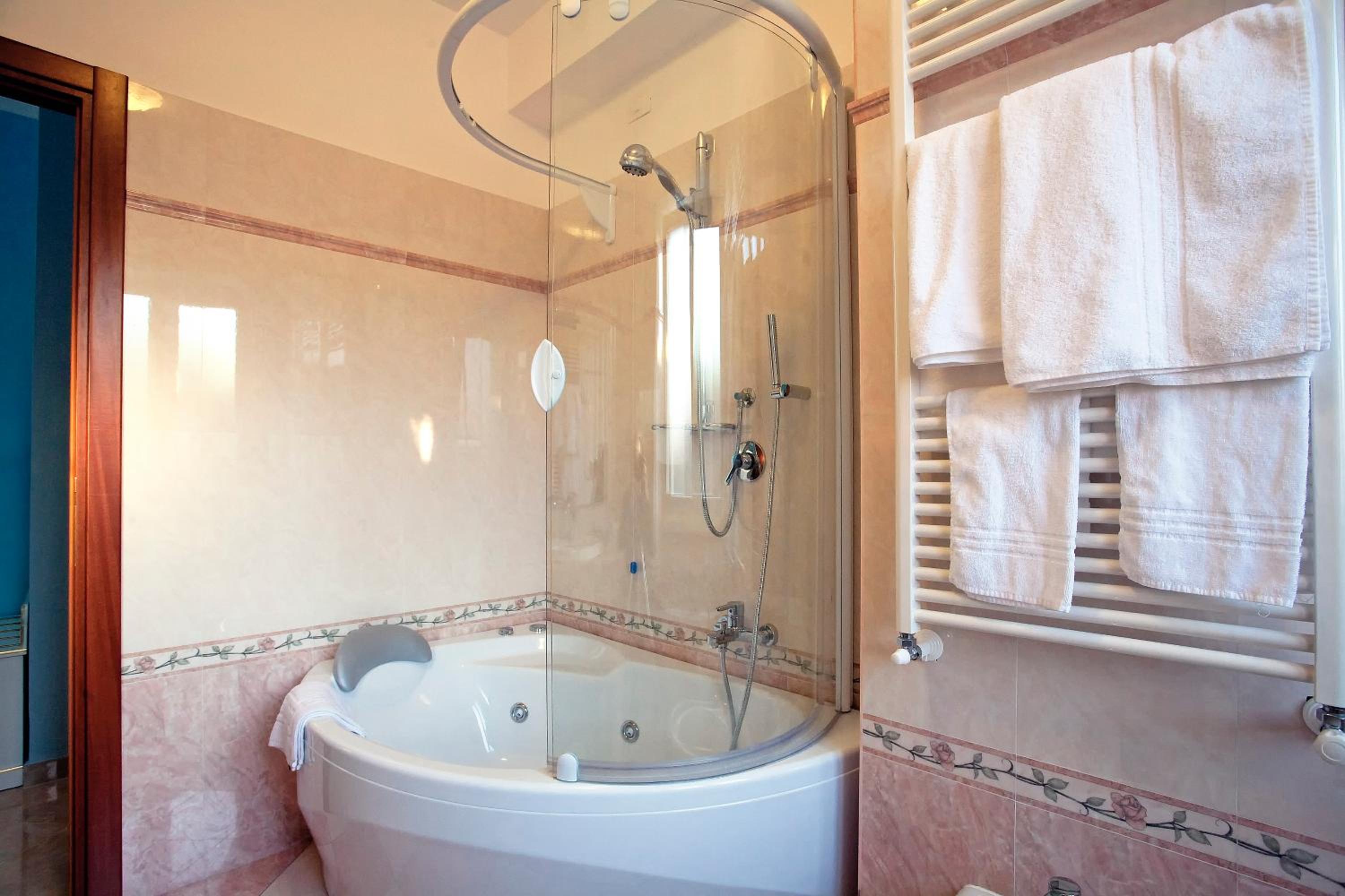 Junior Suite - Photo 16