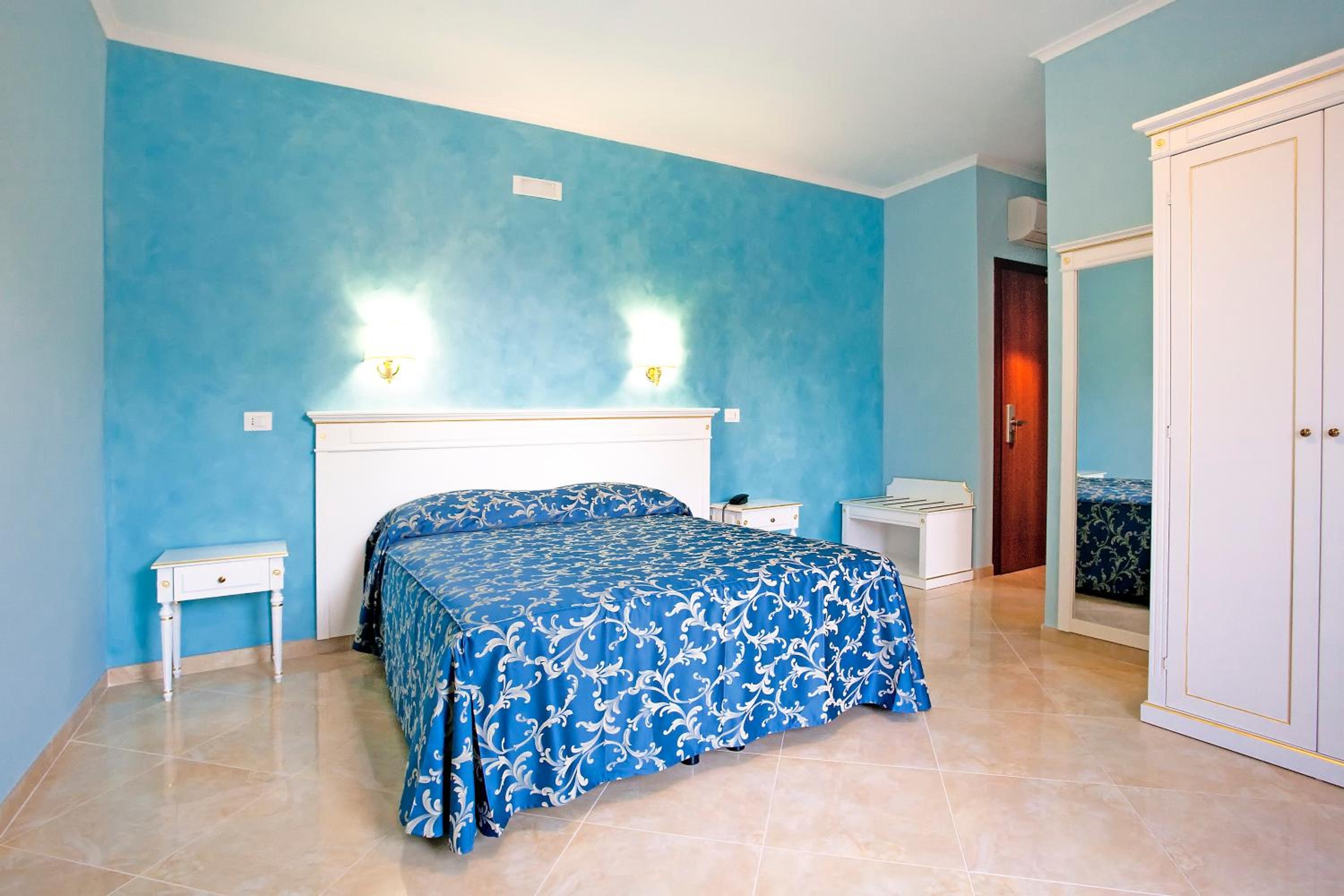Junior Suite - Photo 13