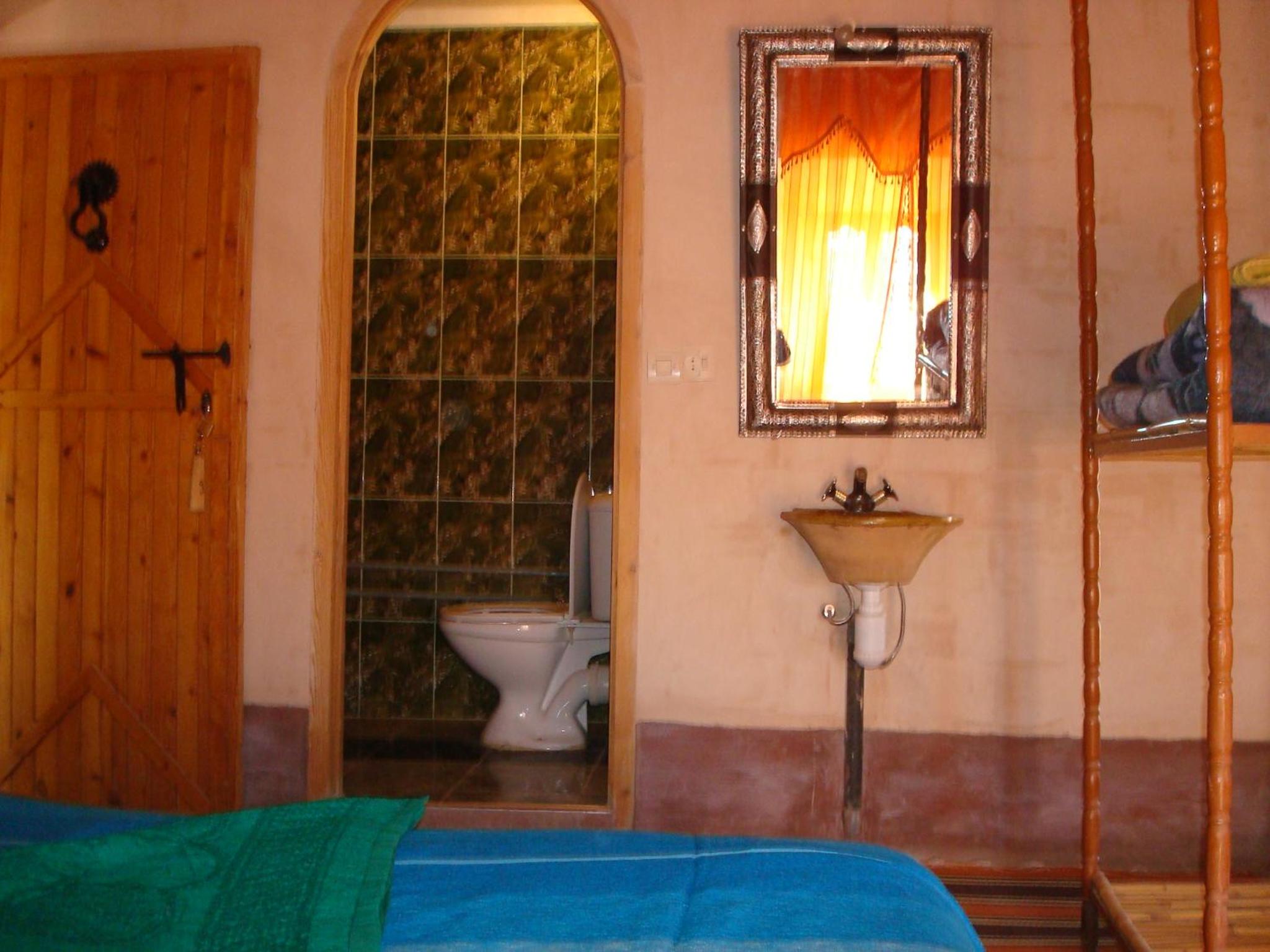 Triple Room with Shared Bathroom photo 3