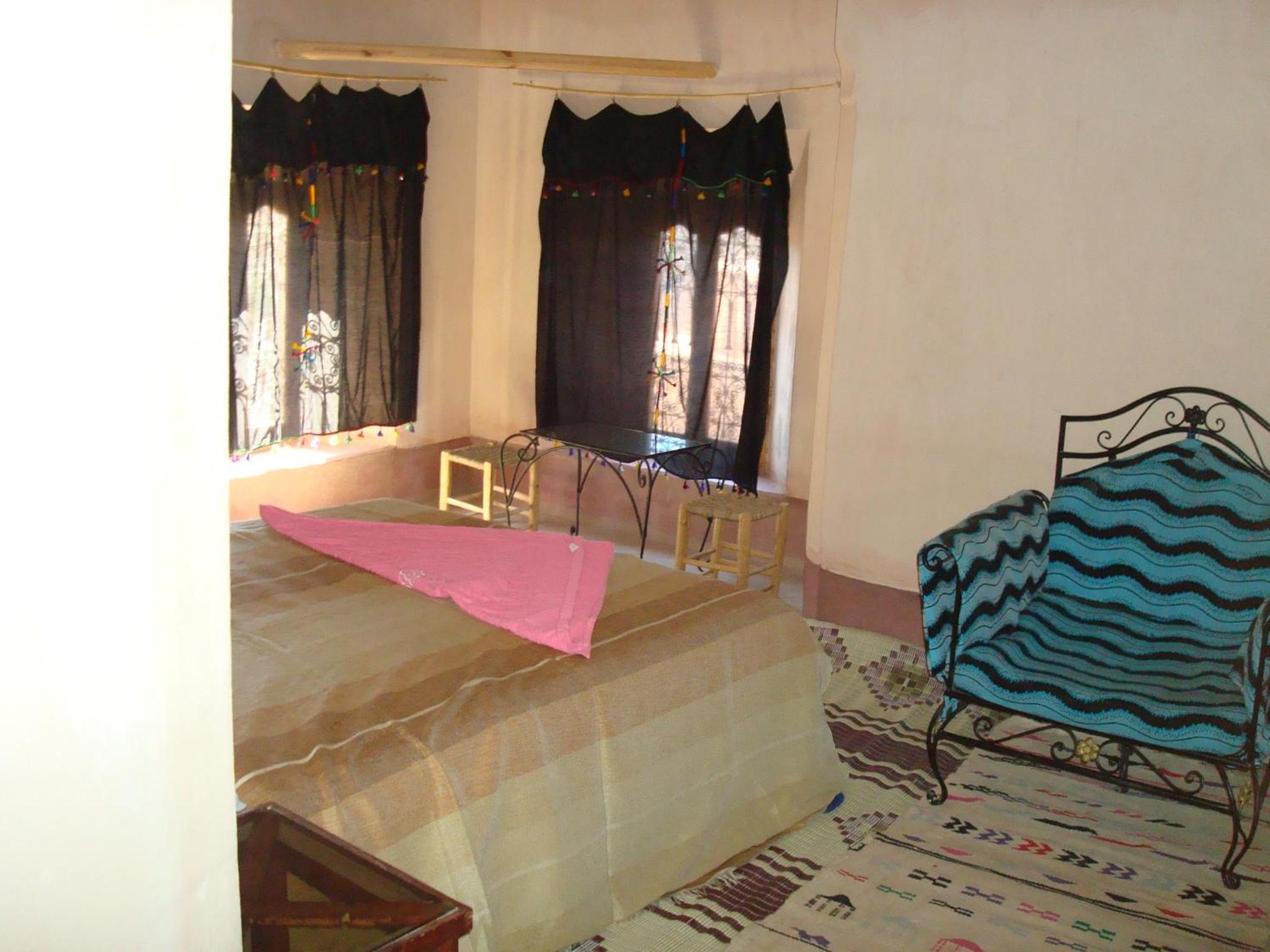 Triple Room with Shared Bathroom photo 2