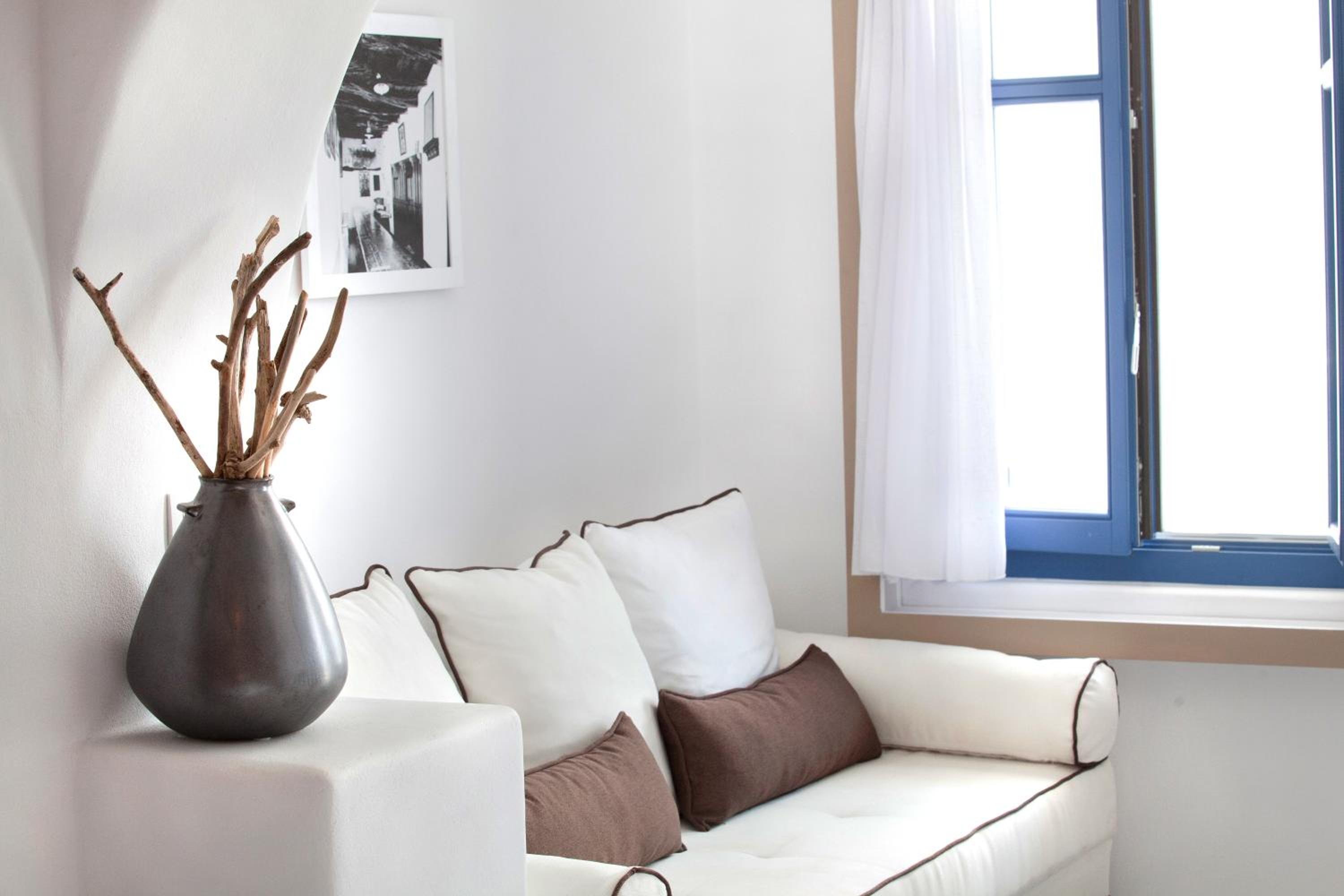 Studio with Sea View (2 adults 1 child) photo 3