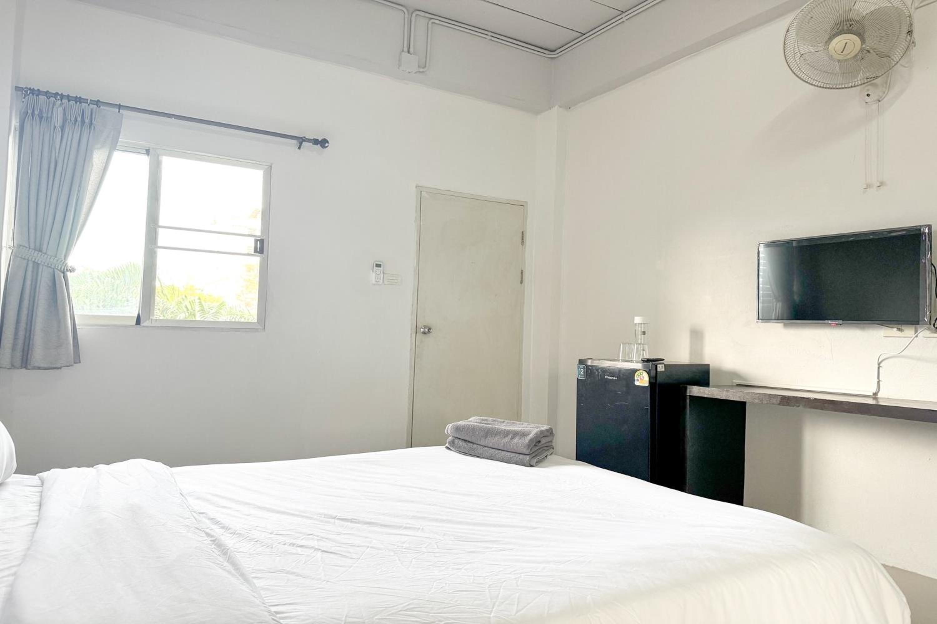 Standard Double Room - Photo 3
