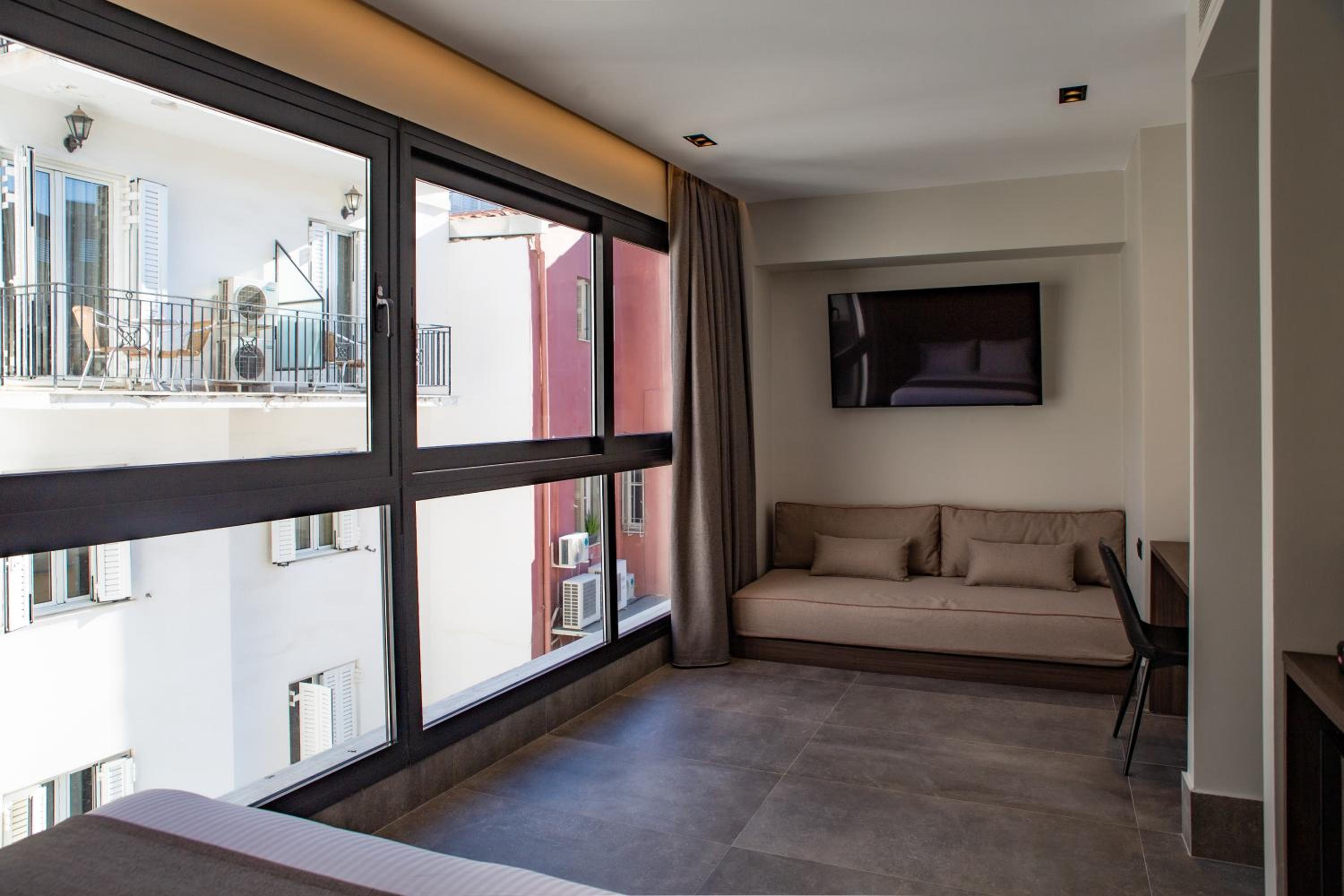 Superior Urban View Suite