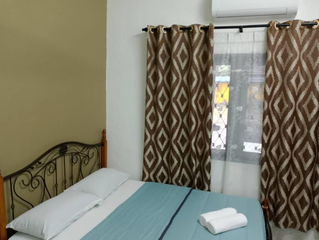 Three-Bedroom Vacation Home  photo 2