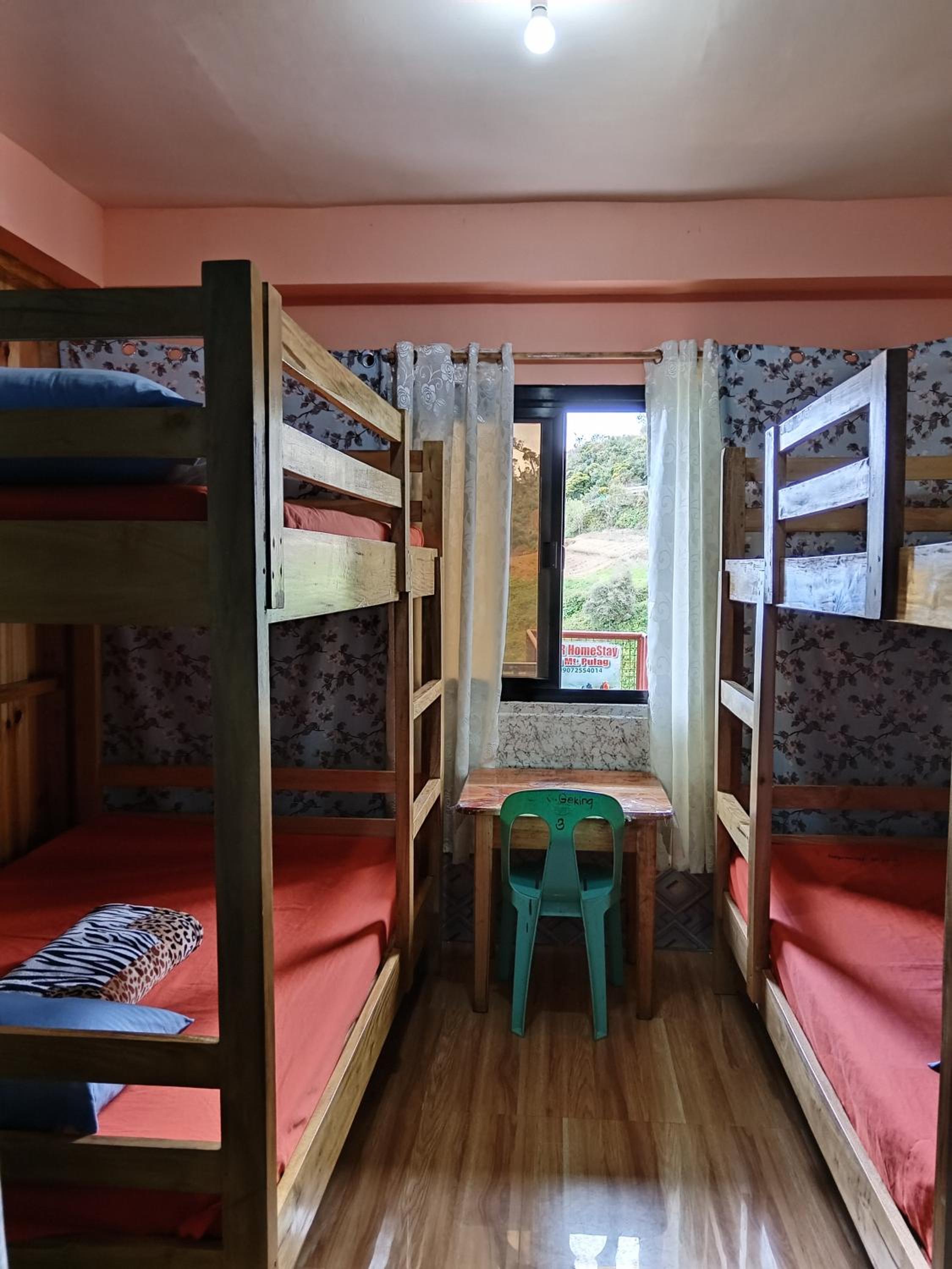 Bed in 4-Bed Mixed Dormitory Room photo 2