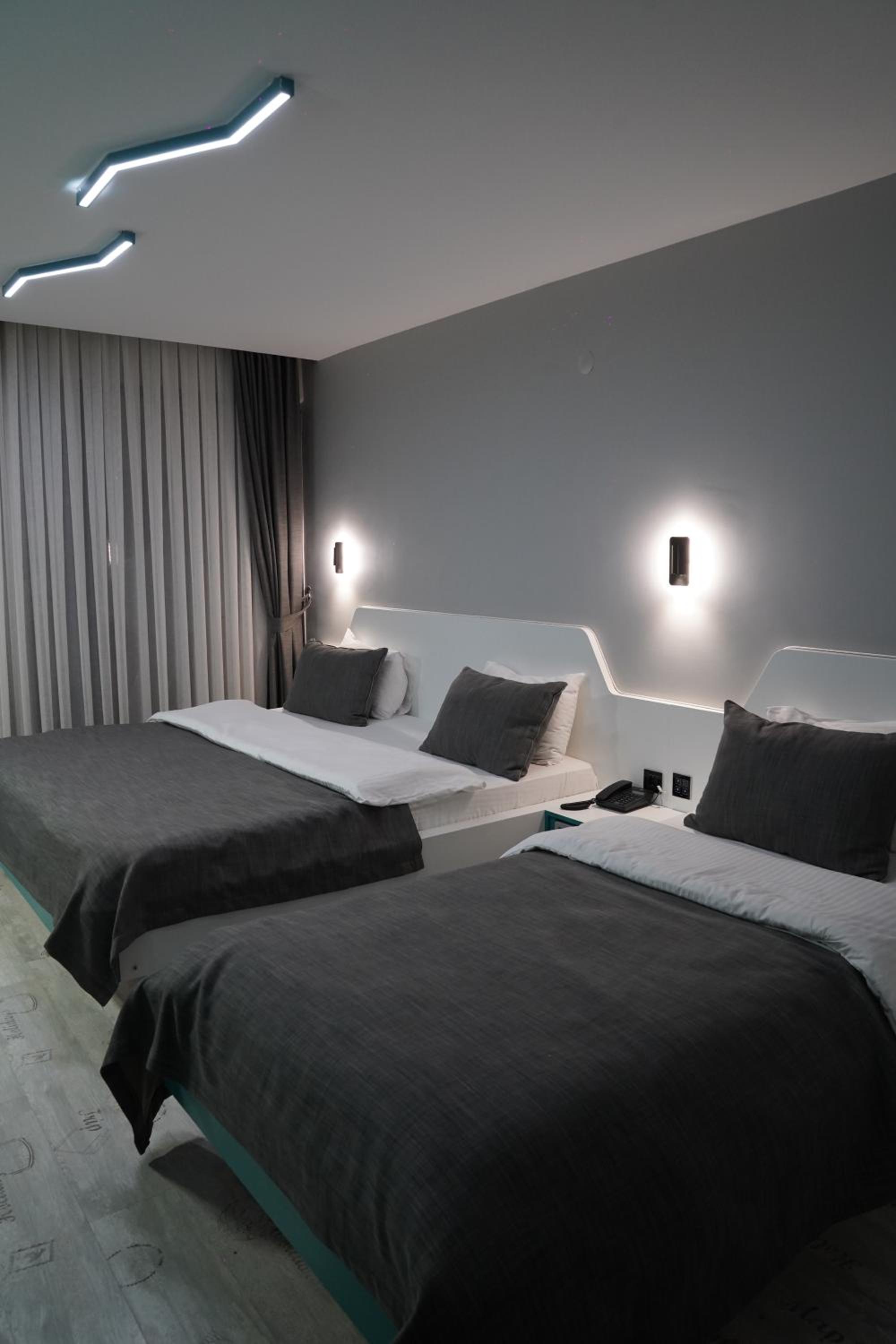 Standard Triple Room photo 2