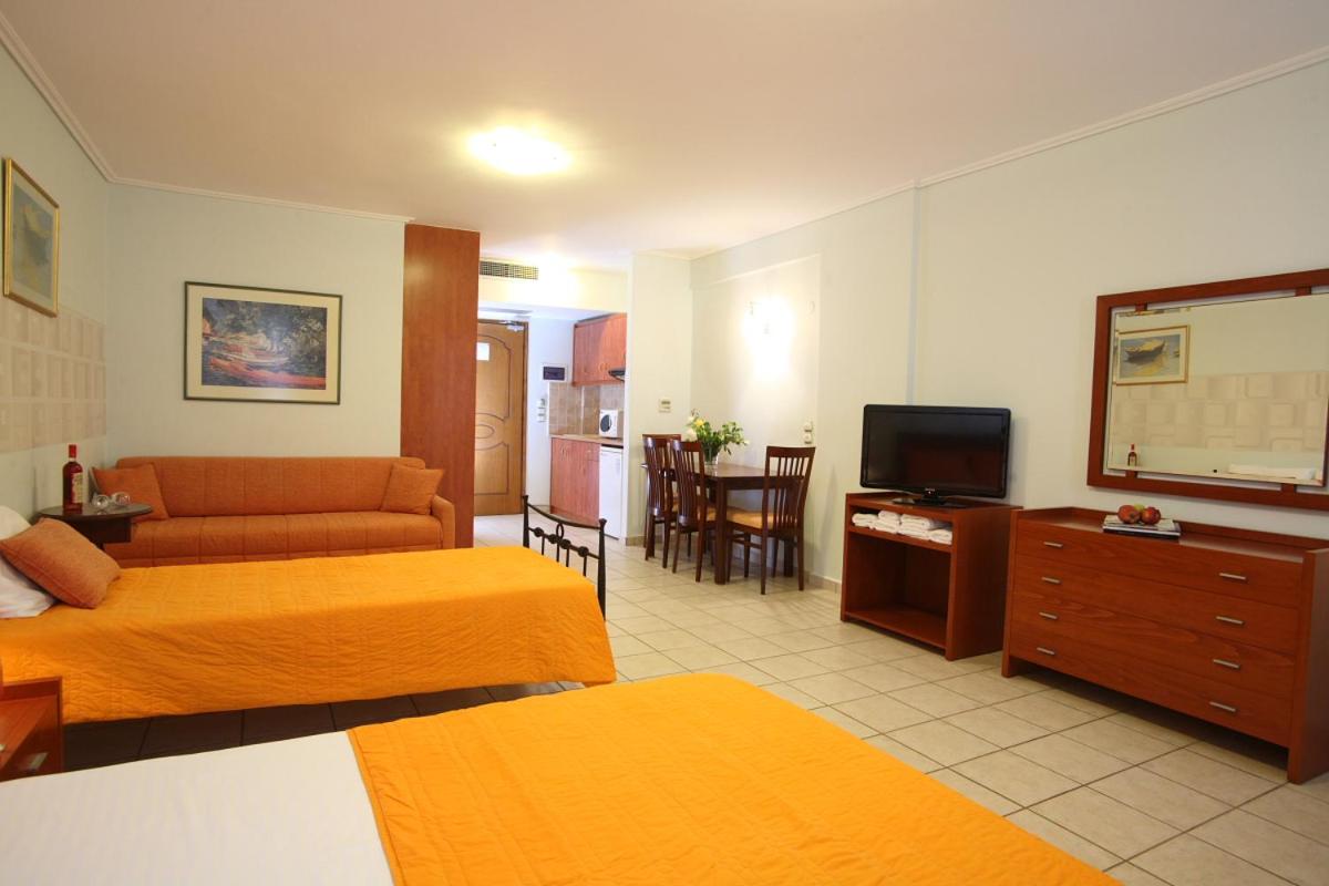 Deluxe Family Suite photo 2