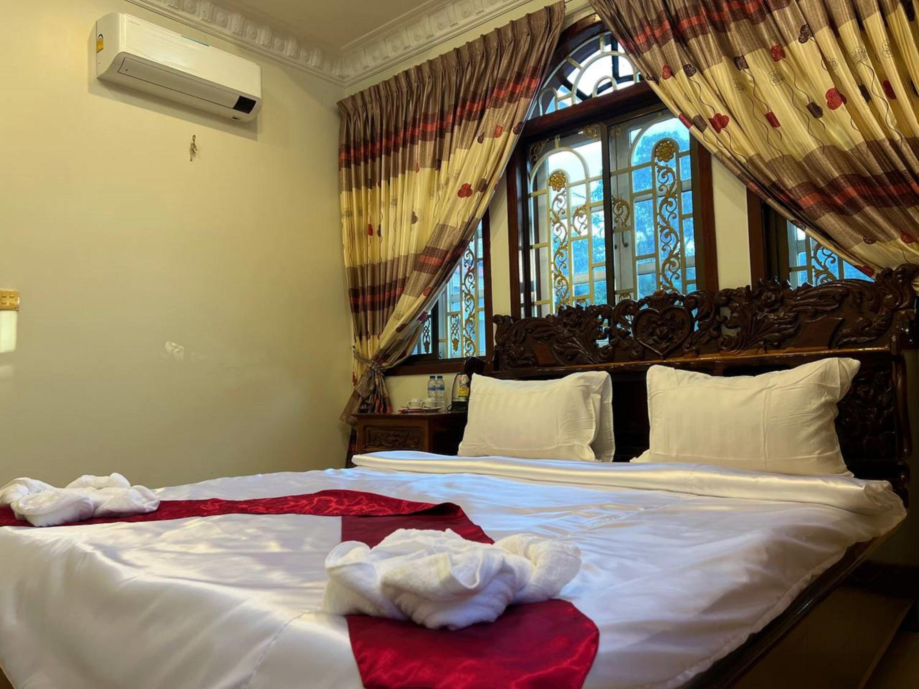 Deluxe Bungalow with Garden View - Photo 4