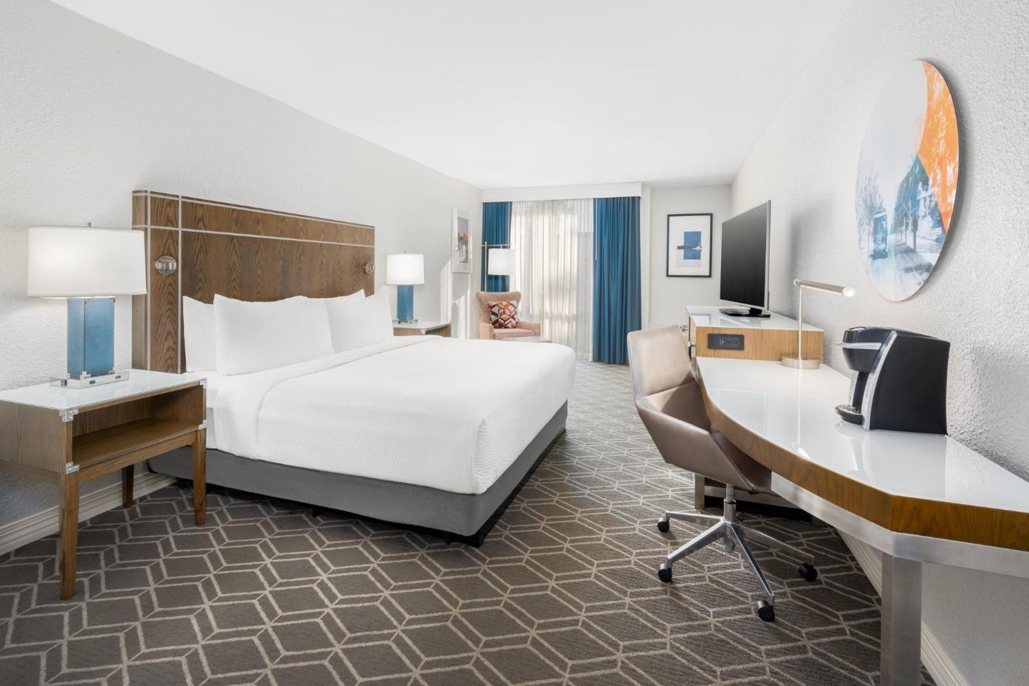 Premium King Room