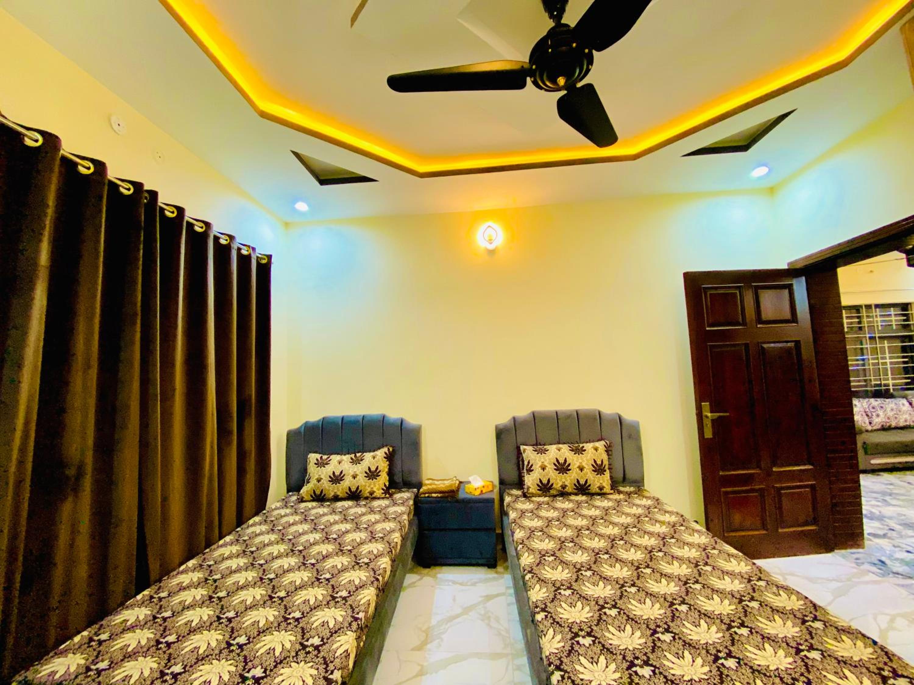 Deluxe Twin Room photo 3
