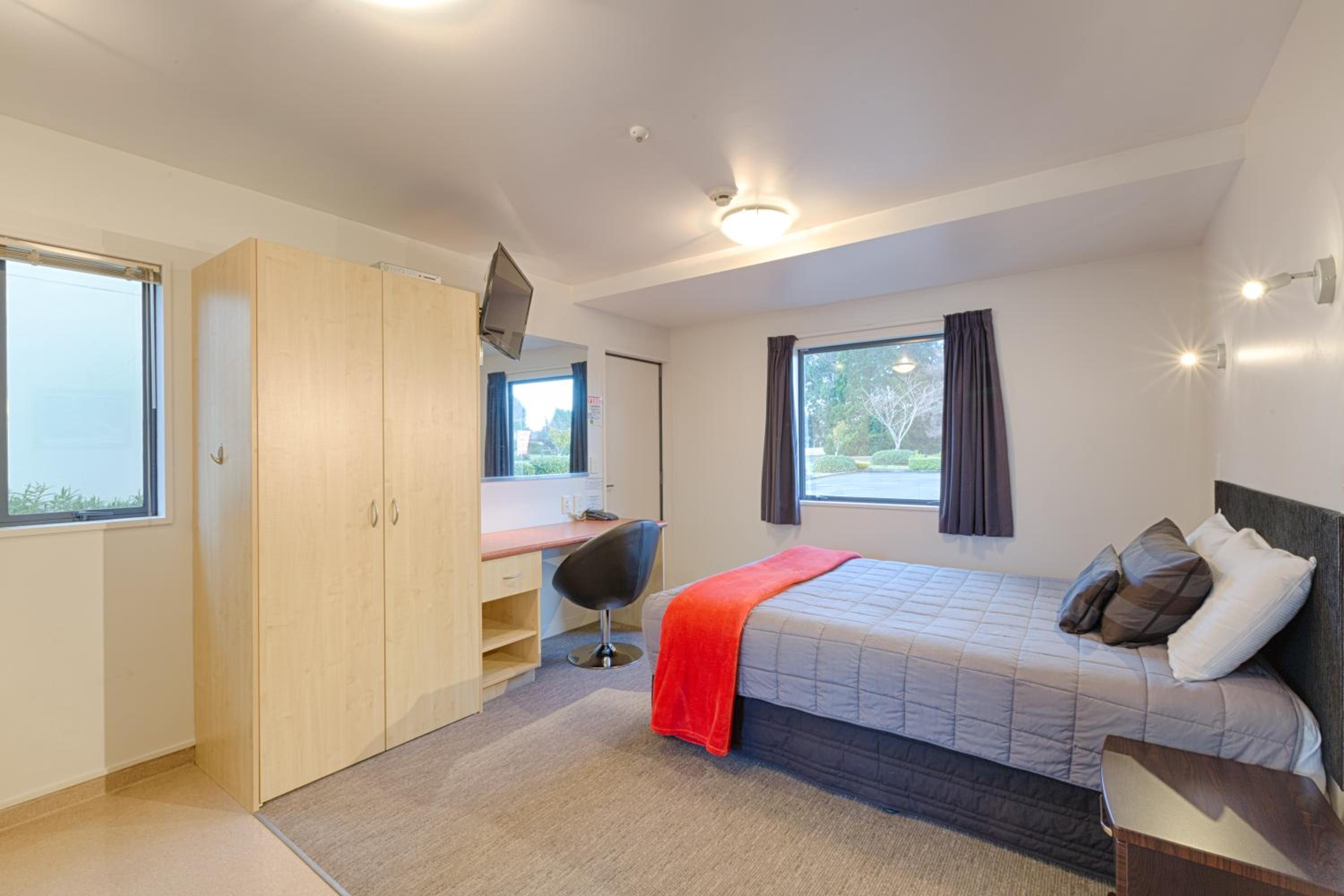 Superior Queen Studio with Spa Bath - Photo 1