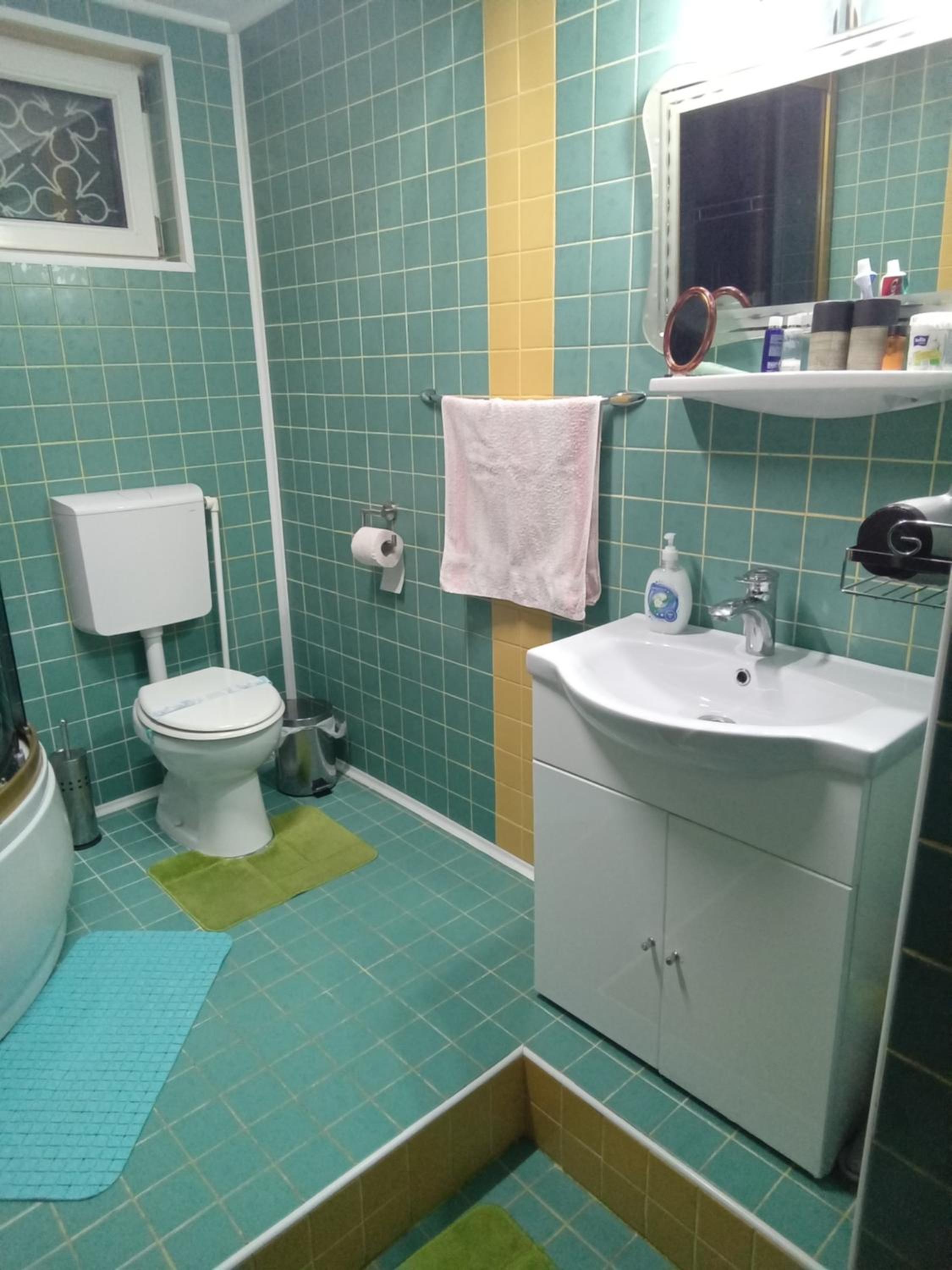 Deluxe Room (2 Adults + 1 Child) photo 1