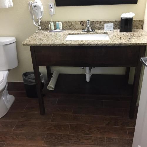 Double Queen Suite photo 3