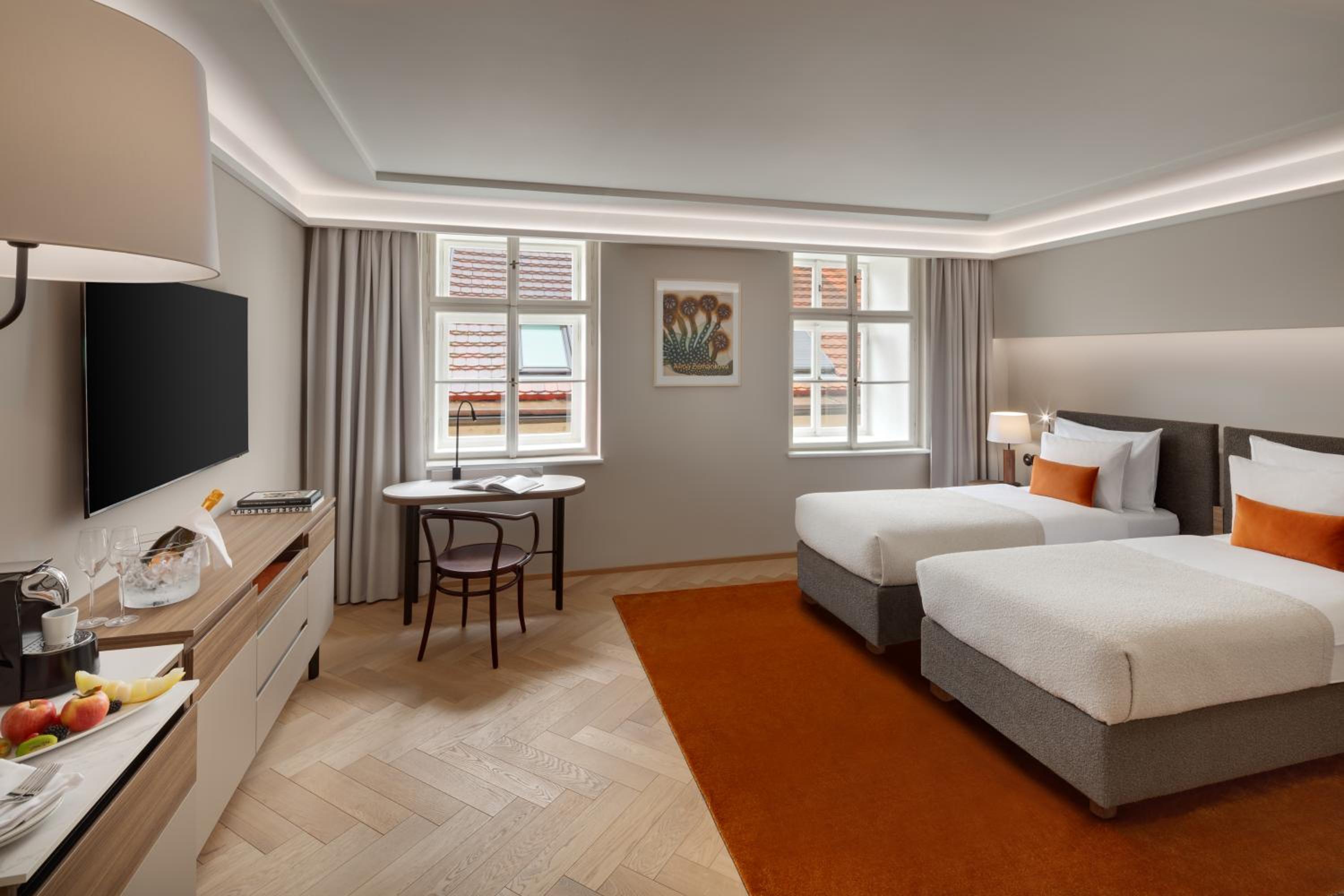 Double or Twin Room with Balcony thumbnail 5