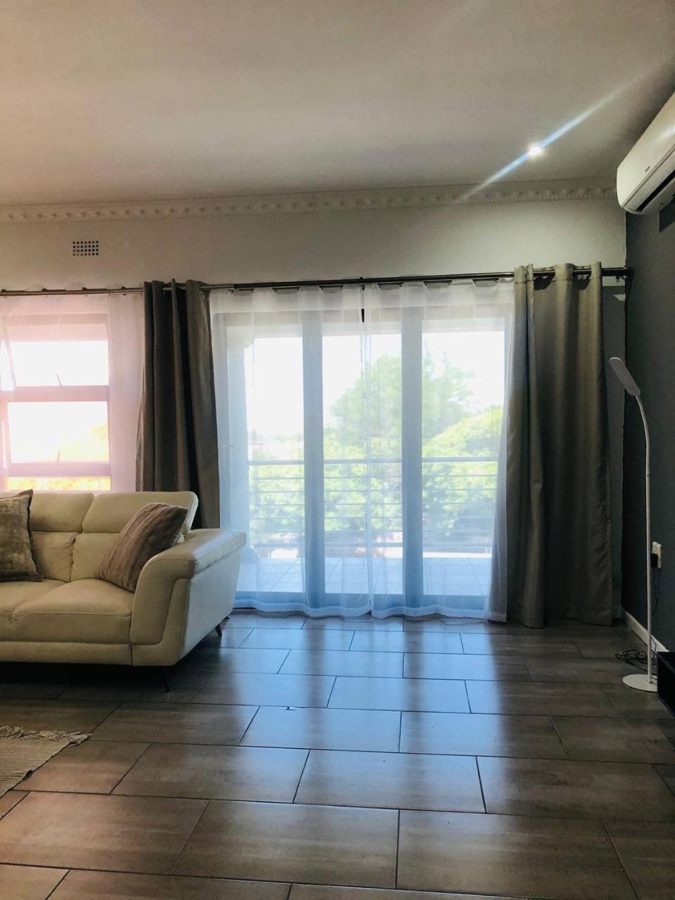 Executive Suite - Photo 14
