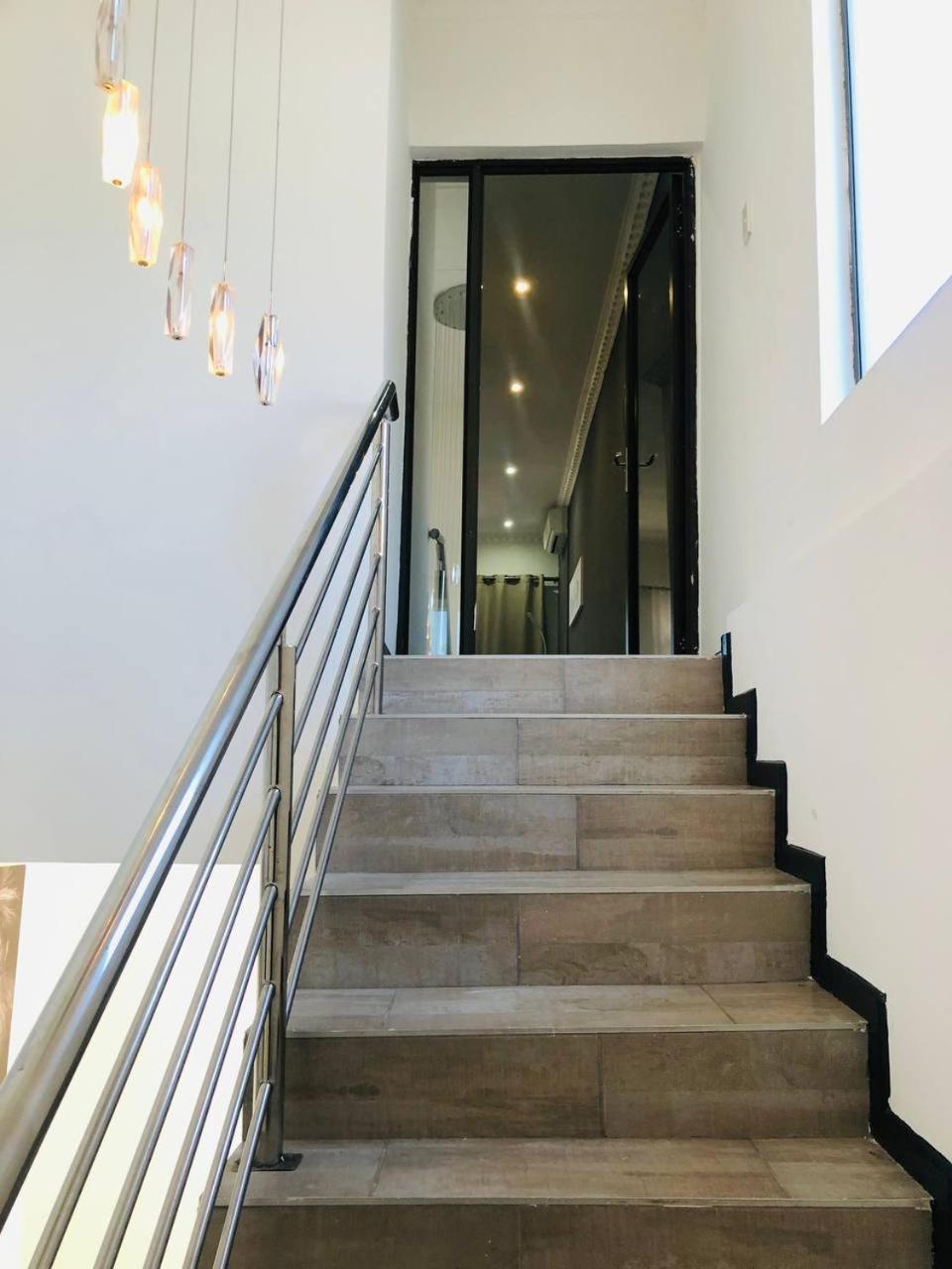 Executive Suite - Photo 15