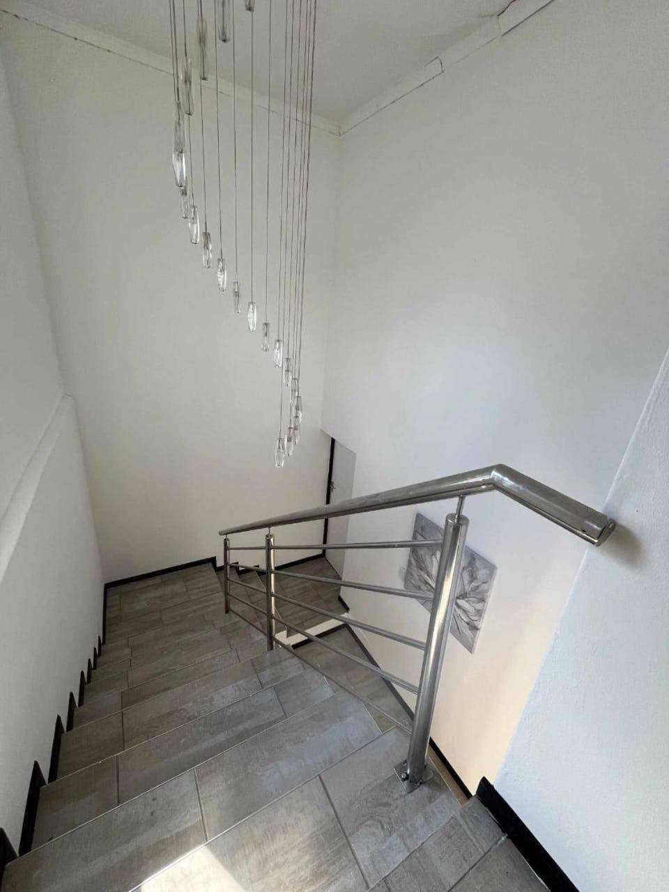 Executive Suite - Photo 10
