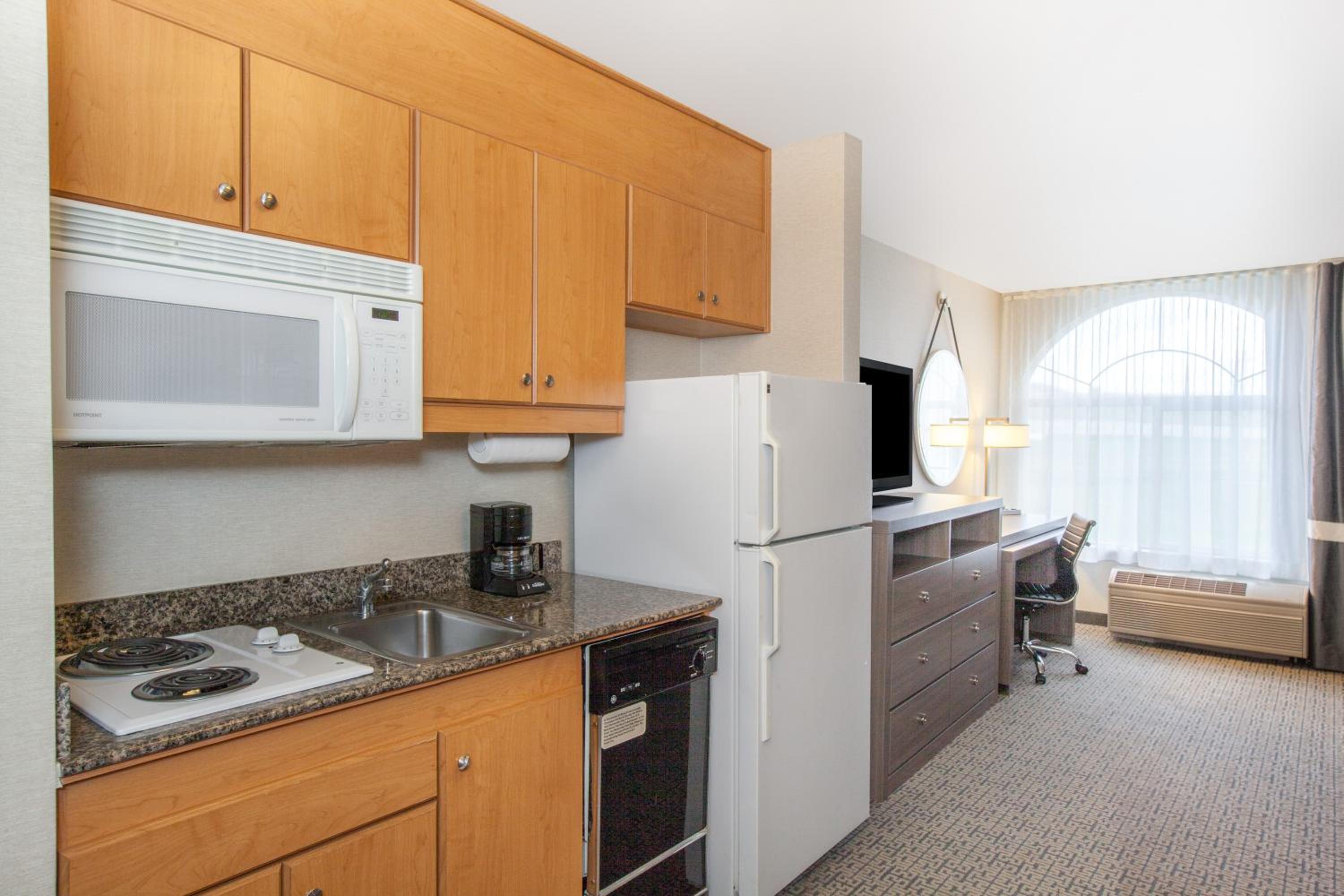 2 Queen Beds, Kitchen Studio, Non-Smoking - Photo 7