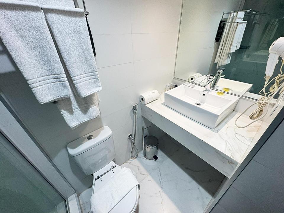 Quarto Executivo com 1 cama de casal