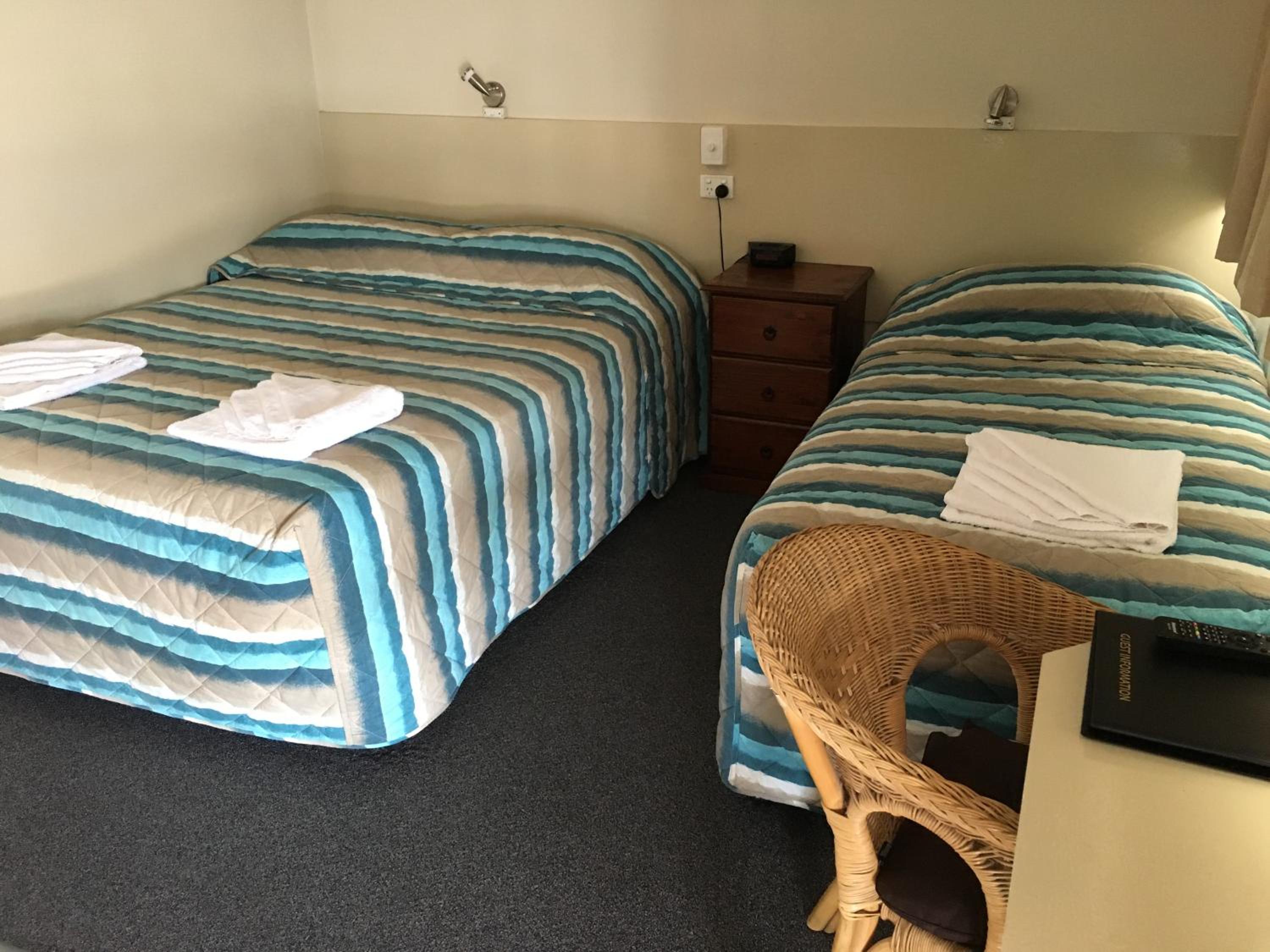 Double or Twin Room - Photo 5