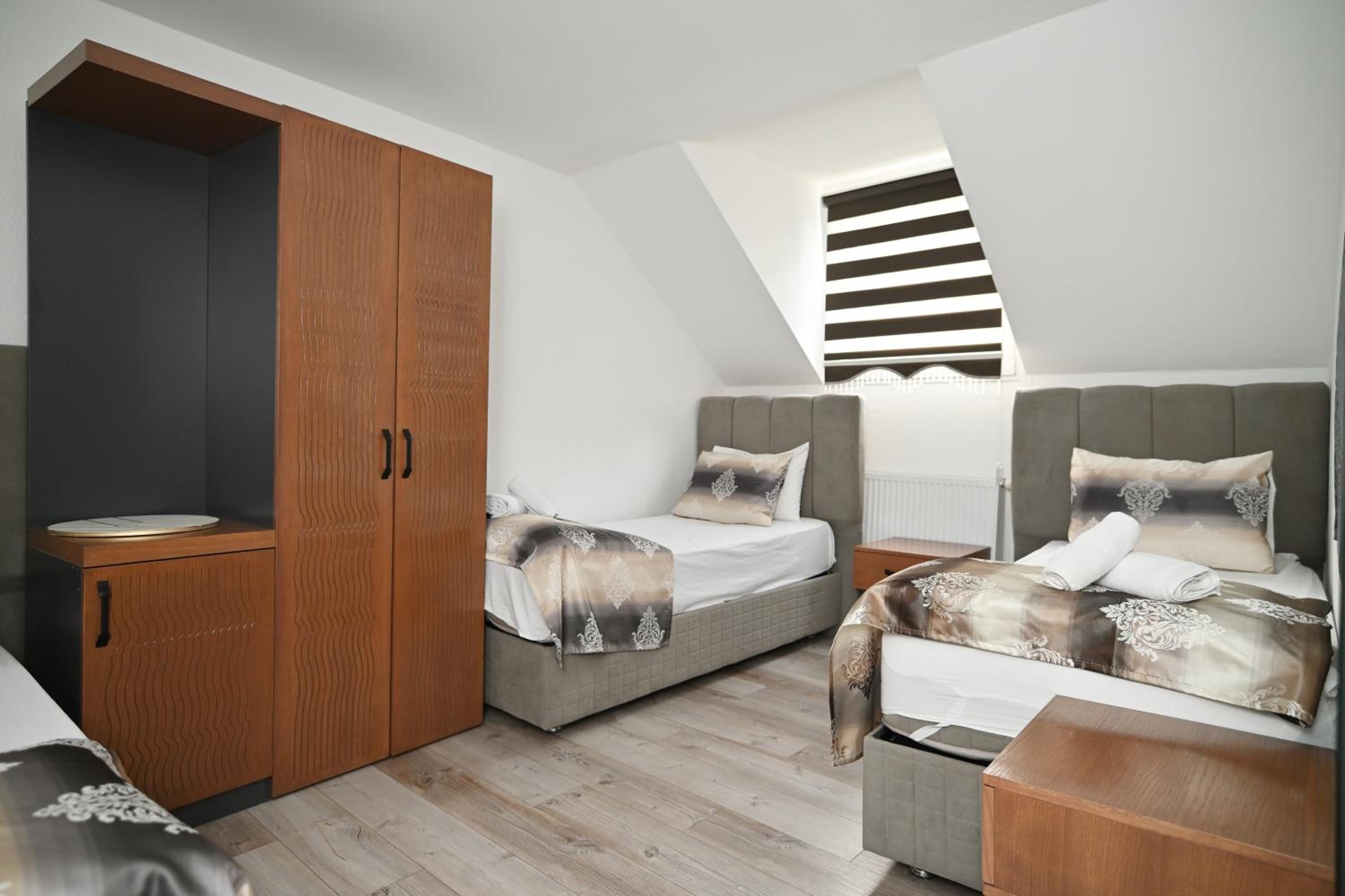 Double Room - Photo 2