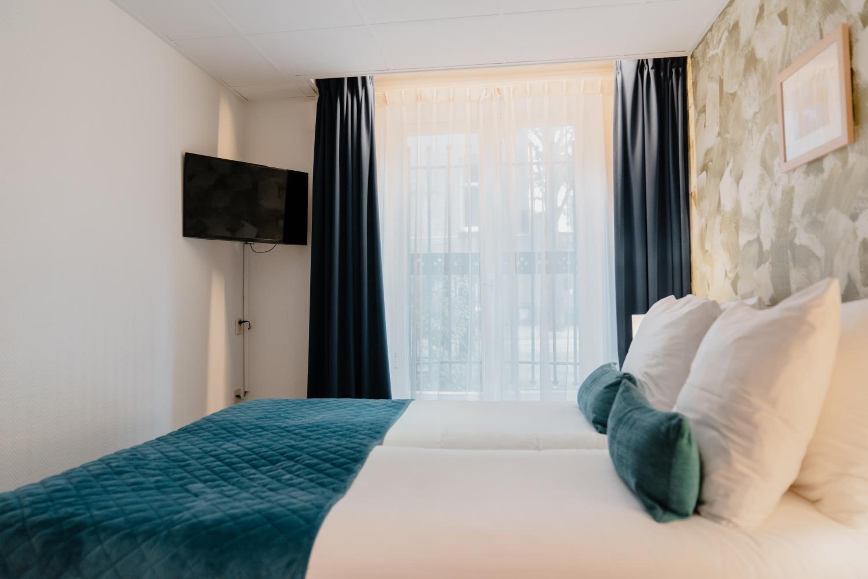 Economy Double Room photo 2