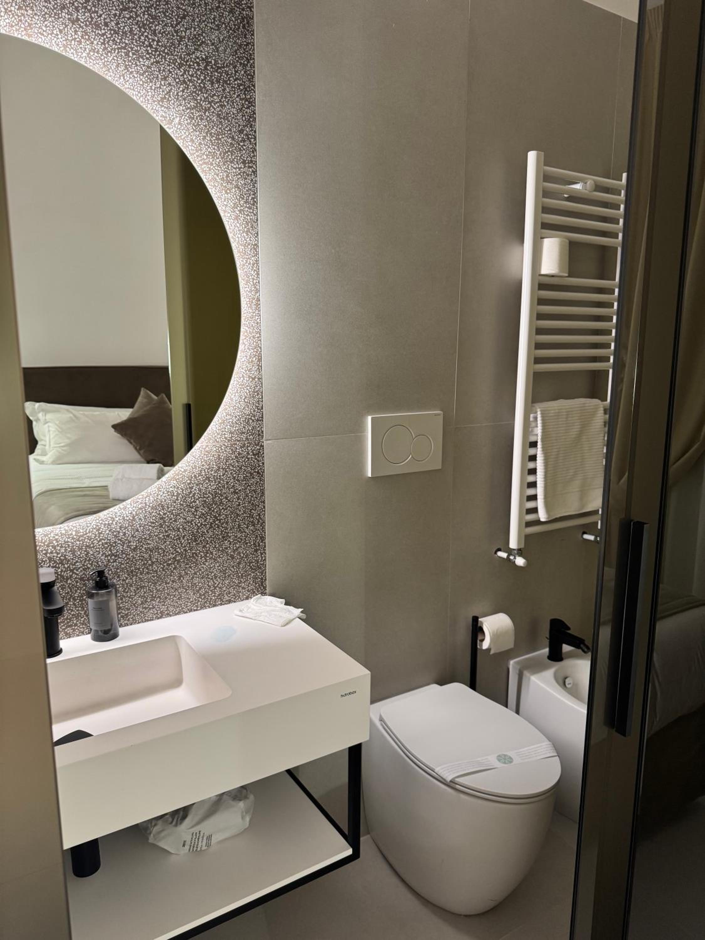 Deluxe Double Room photo 3