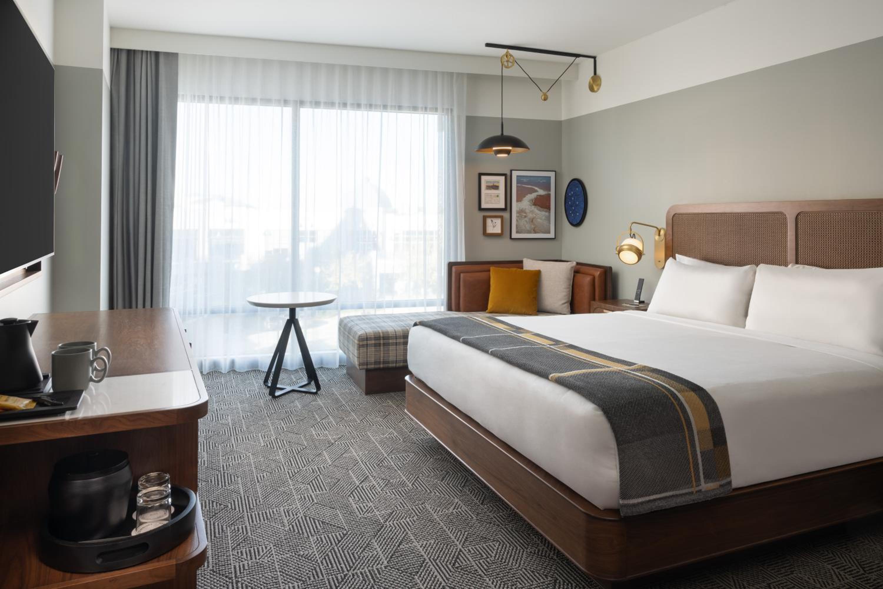 Classic King Room with Gateway View - Photo 1