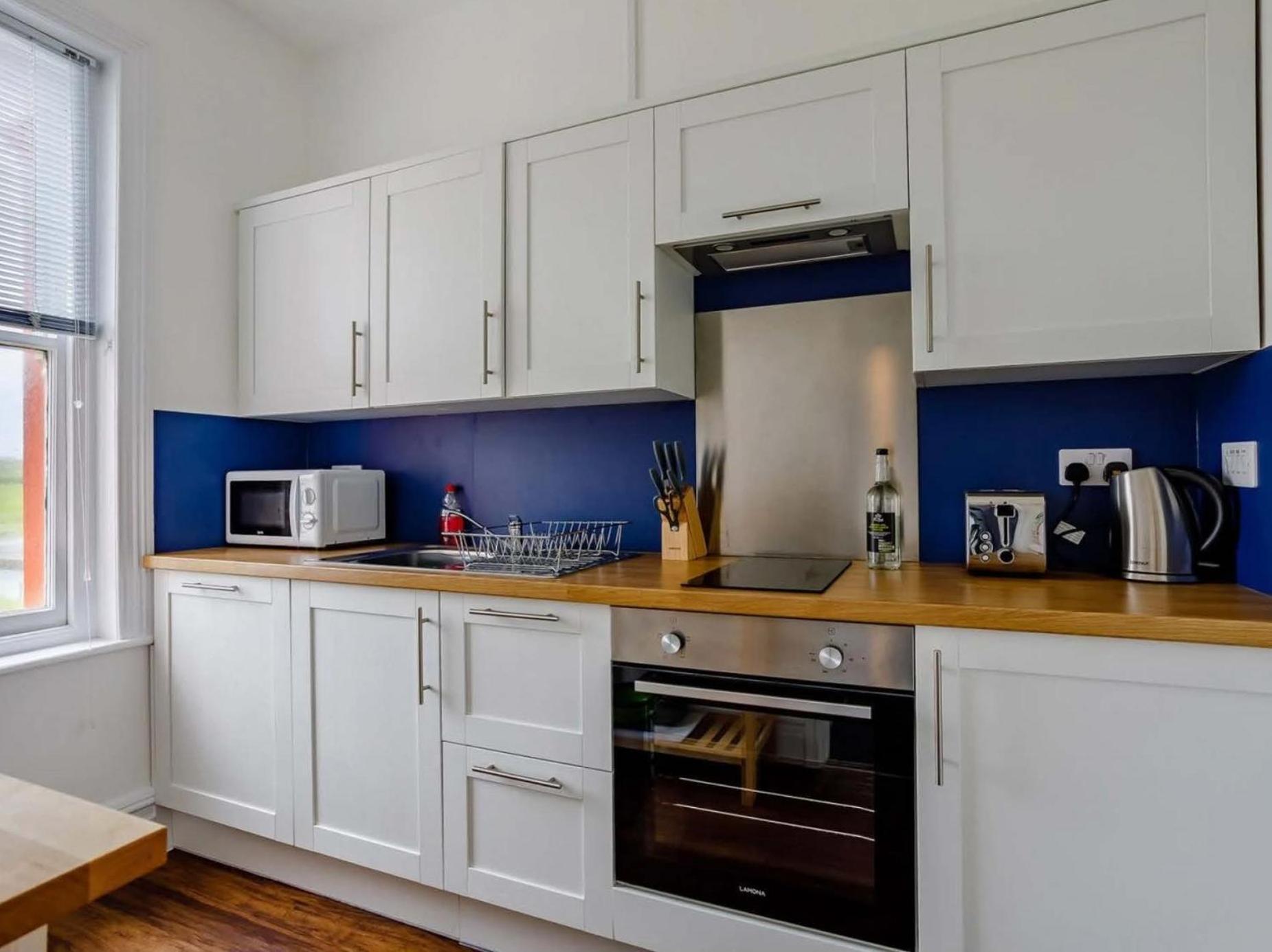 Apartment photo 2