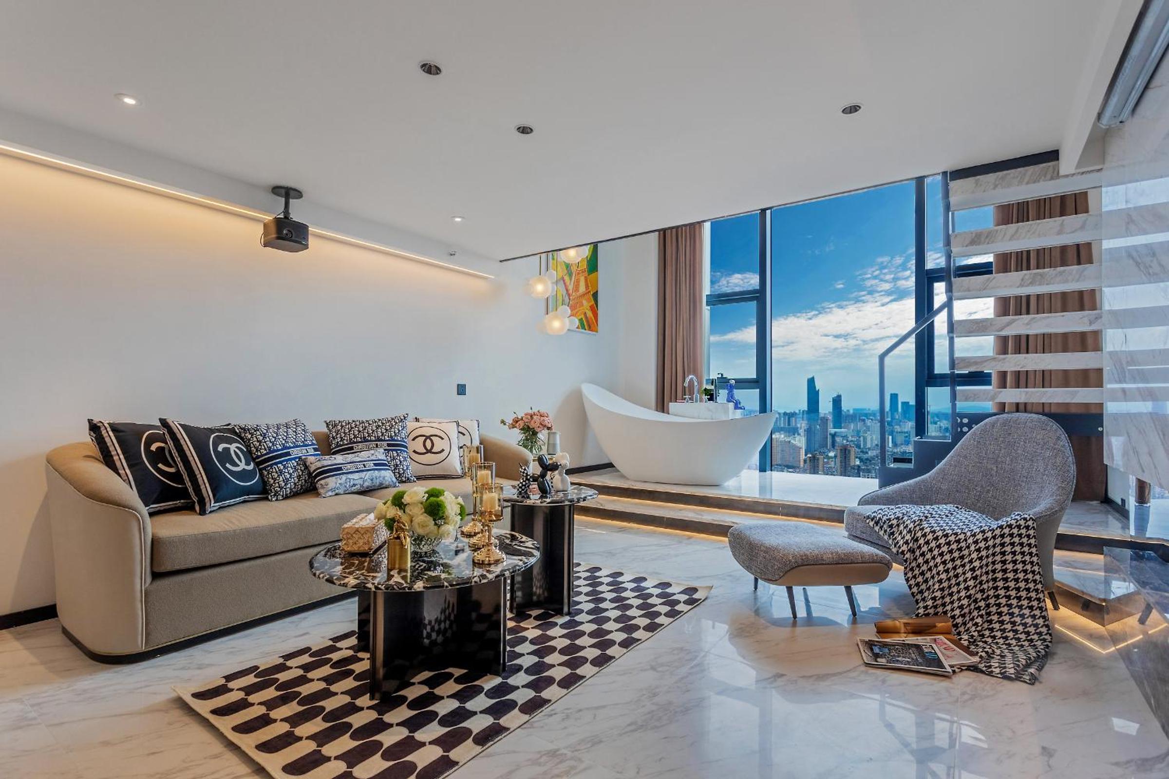 Deluxe One-Bedroom Apartment