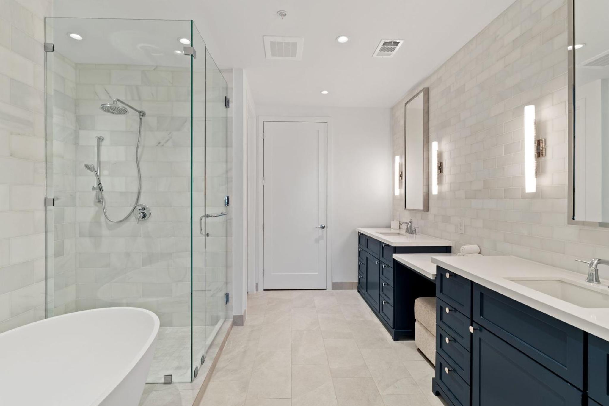 Three BedroomTwo Bath Indigo Signature Condo - Photo 5