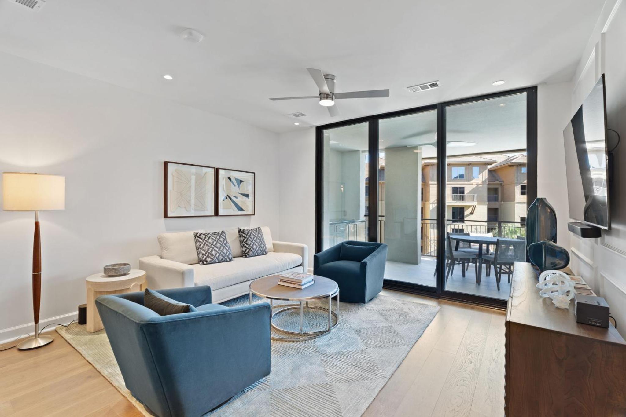 Three BedroomTwo Bath Indigo Signature Condo - Photo 7