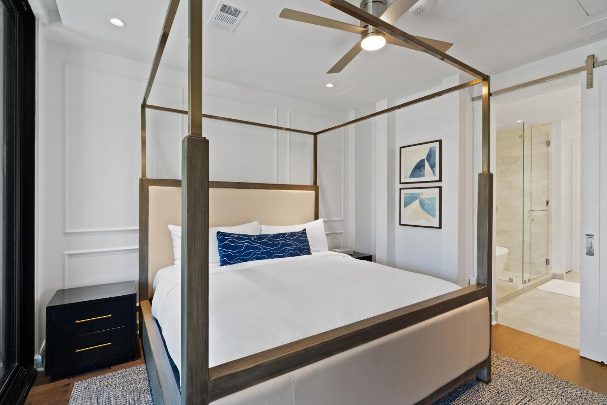Three BedroomTwo Bath Indigo Signature Condo - Photo 6