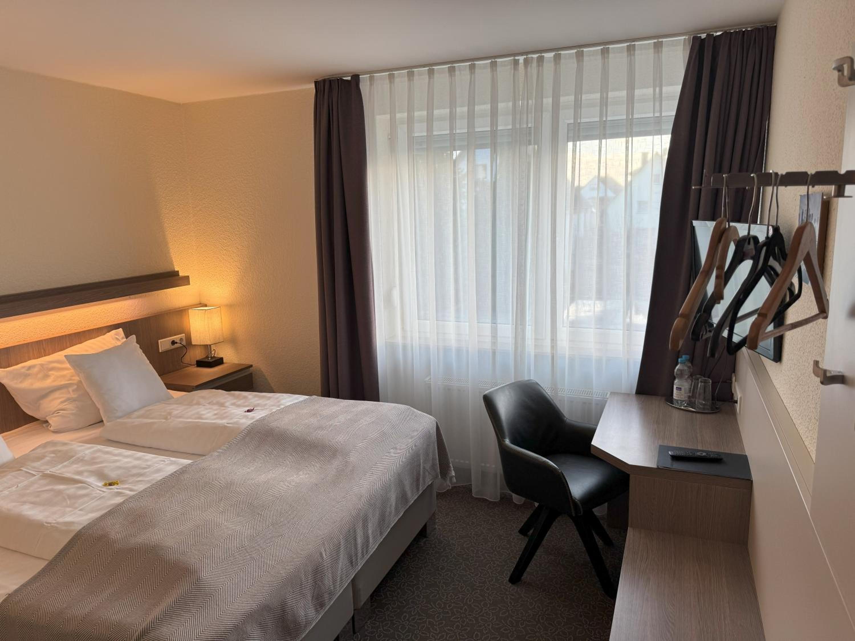 Double Room - Photo 8