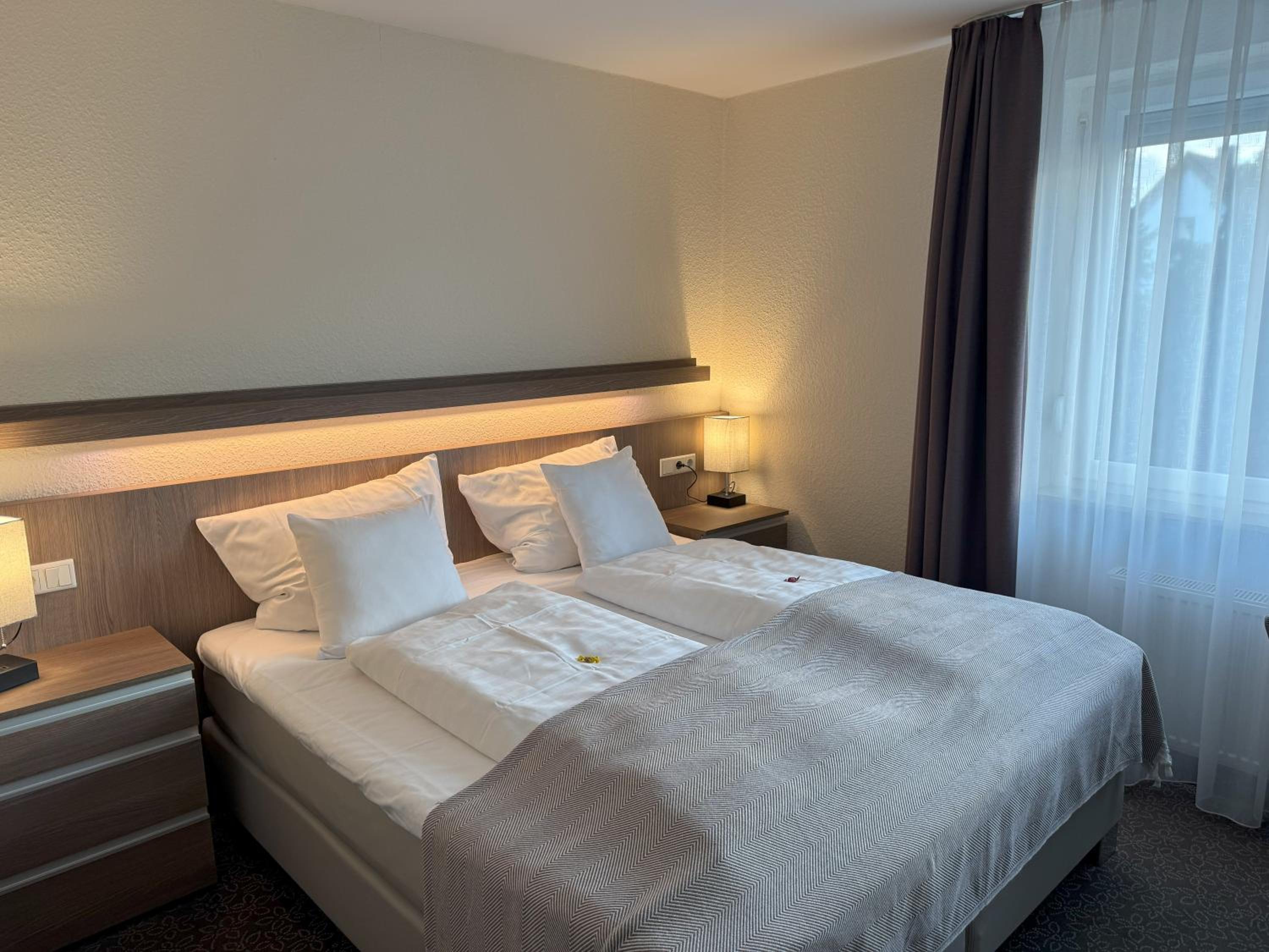 Double Room - Photo 11