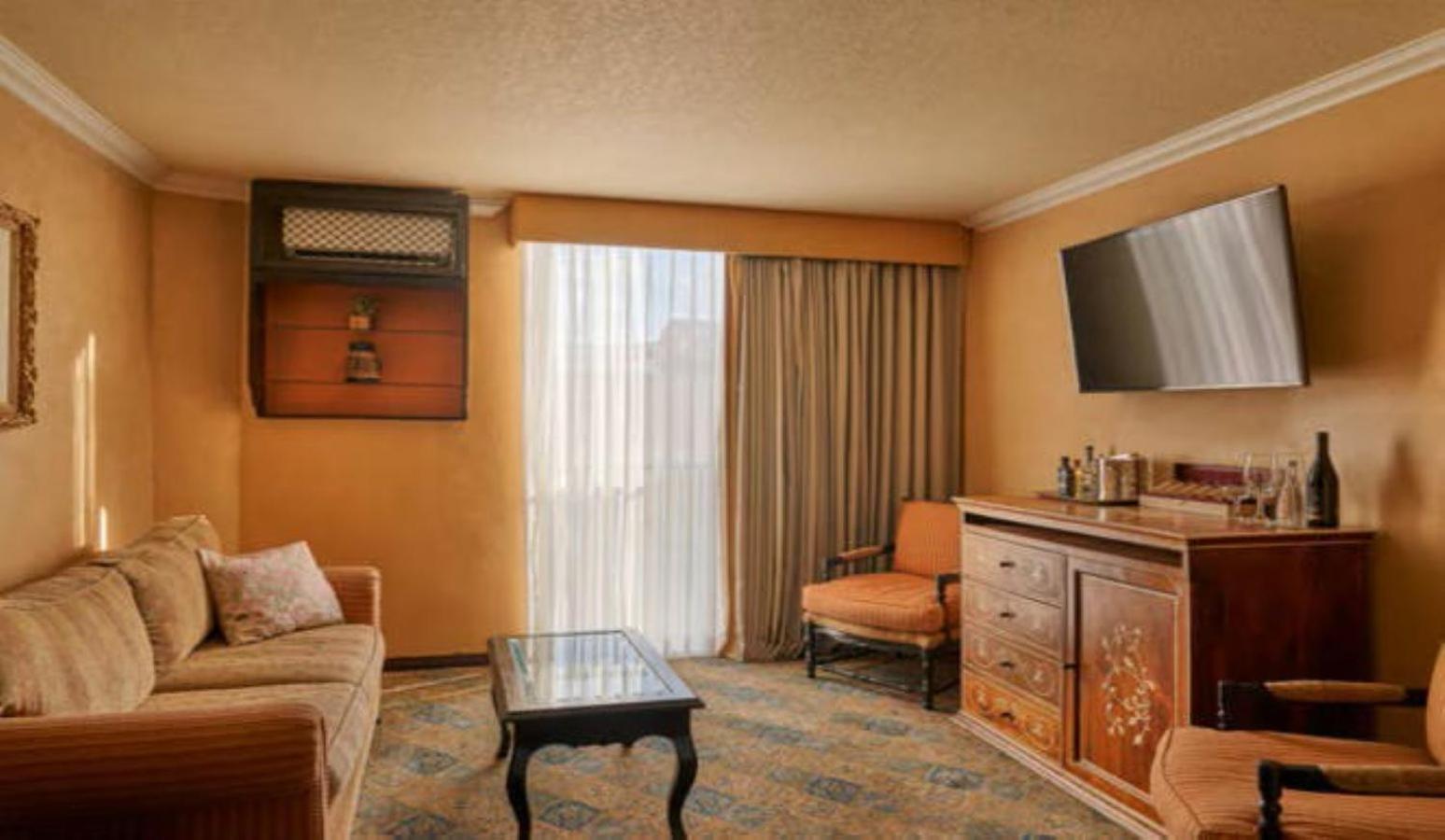 Top Floor One Bedroom Suite