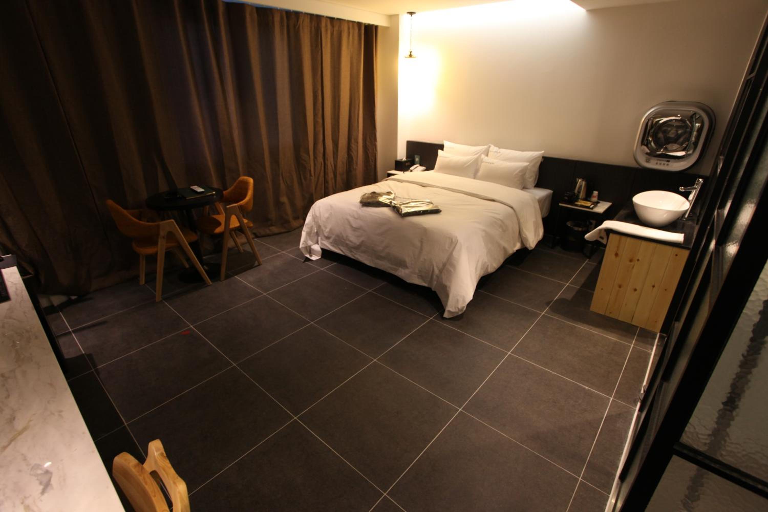 Standard Twin Room photo 2