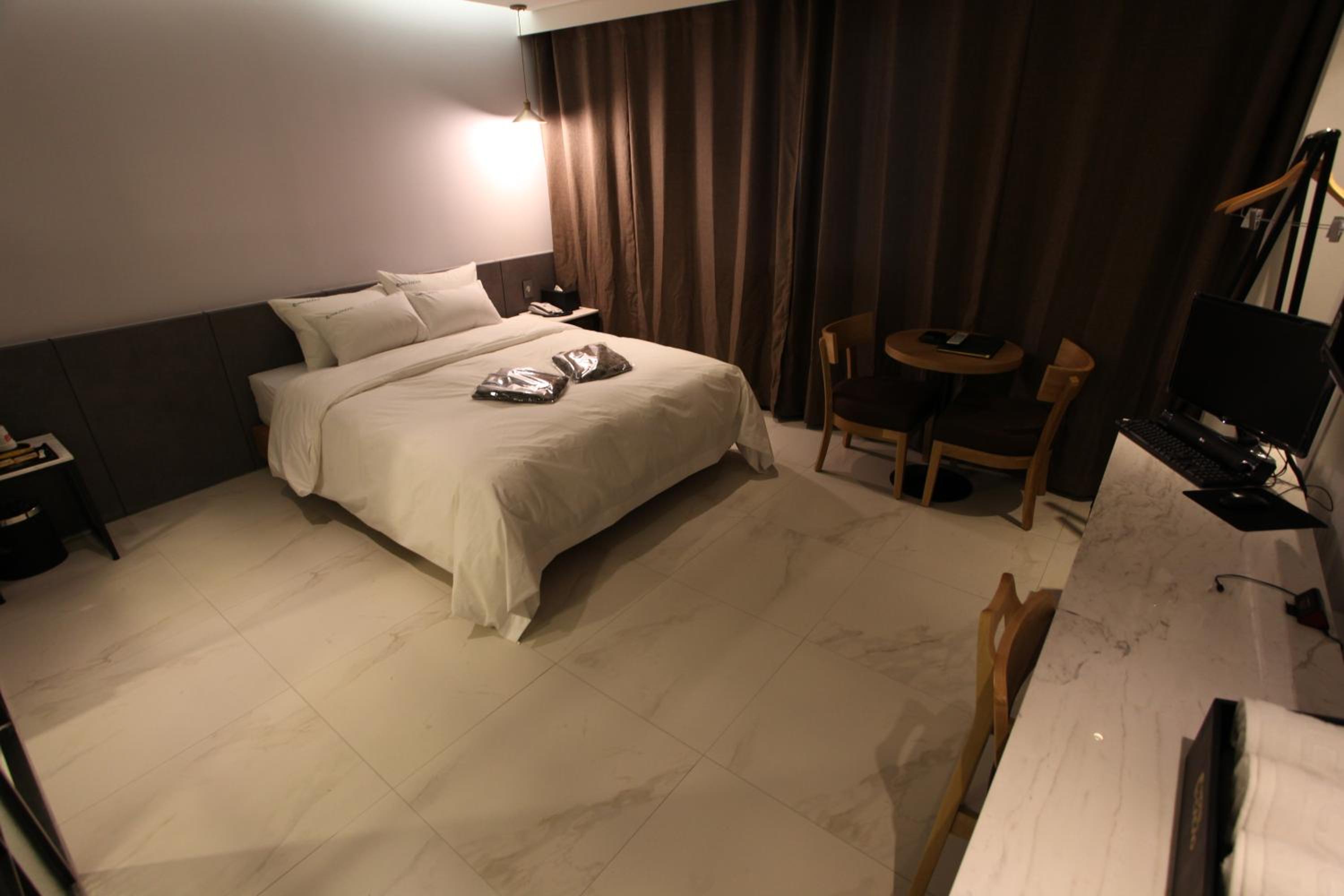 Standard Twin Room photo 1