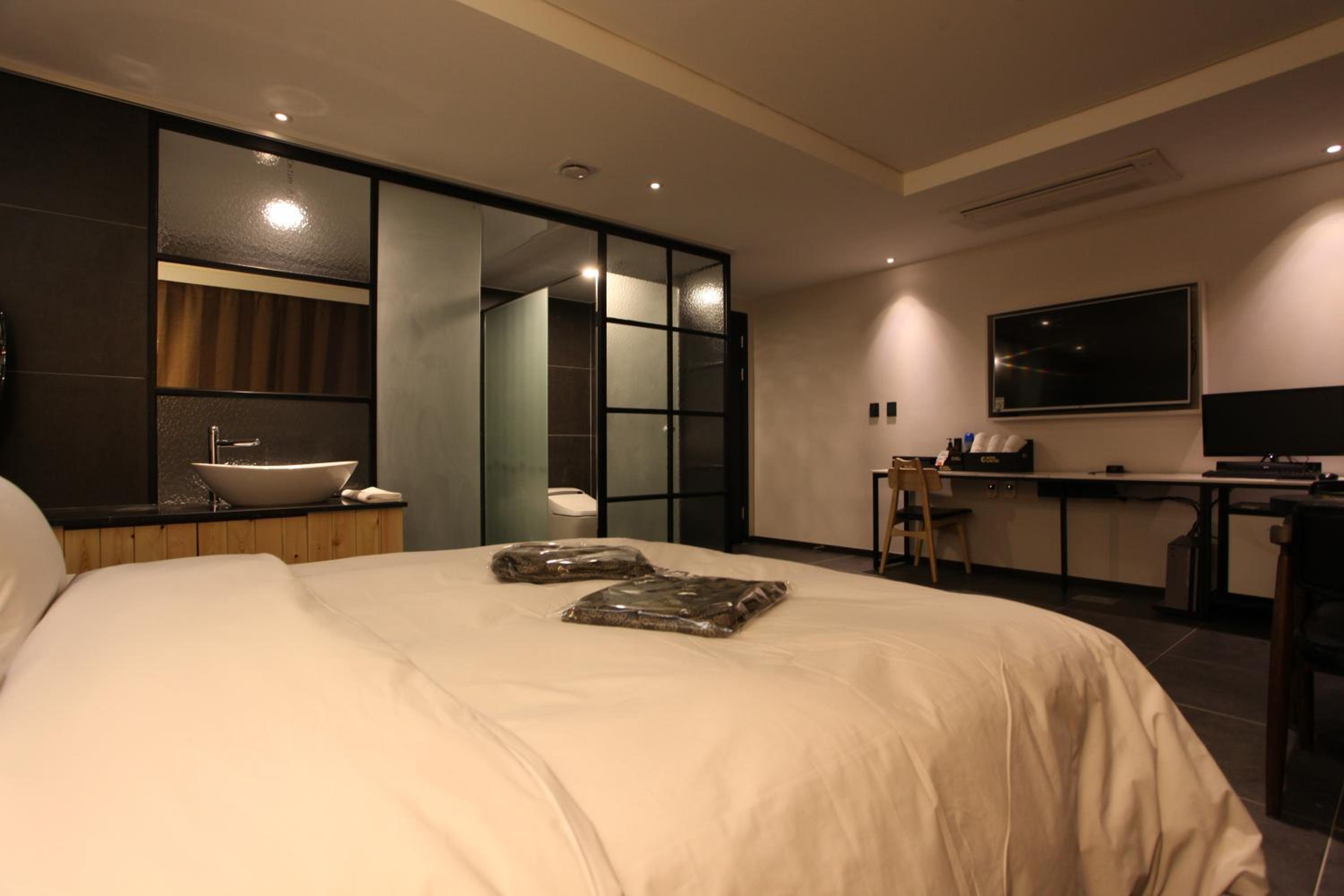 Deluxe Double Room photo 3