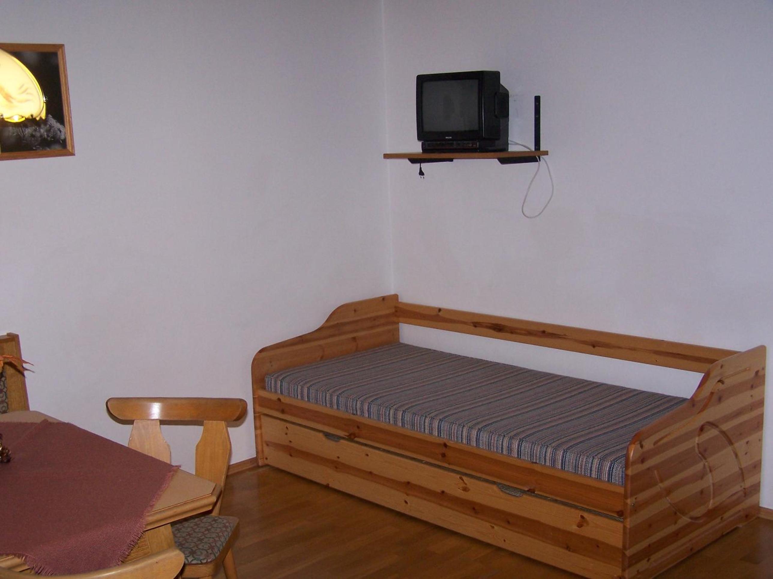 One-Bedroom Apartment (5 Adults)