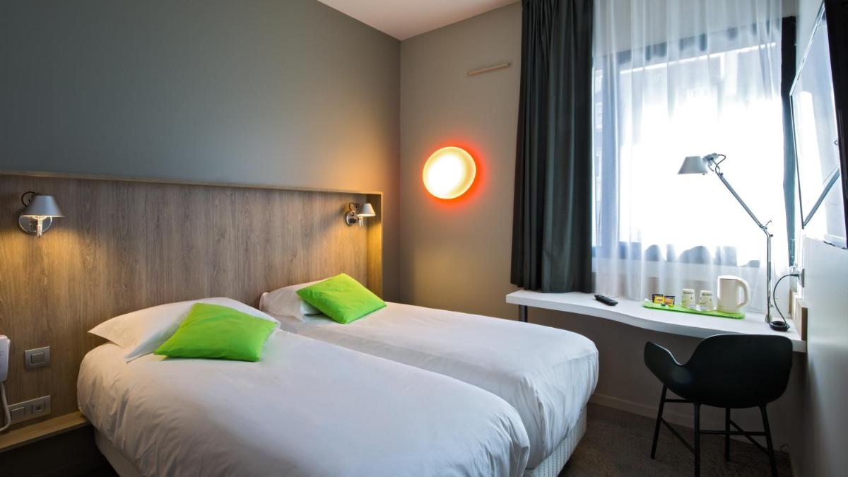 Standard Twin Room - Photo 2