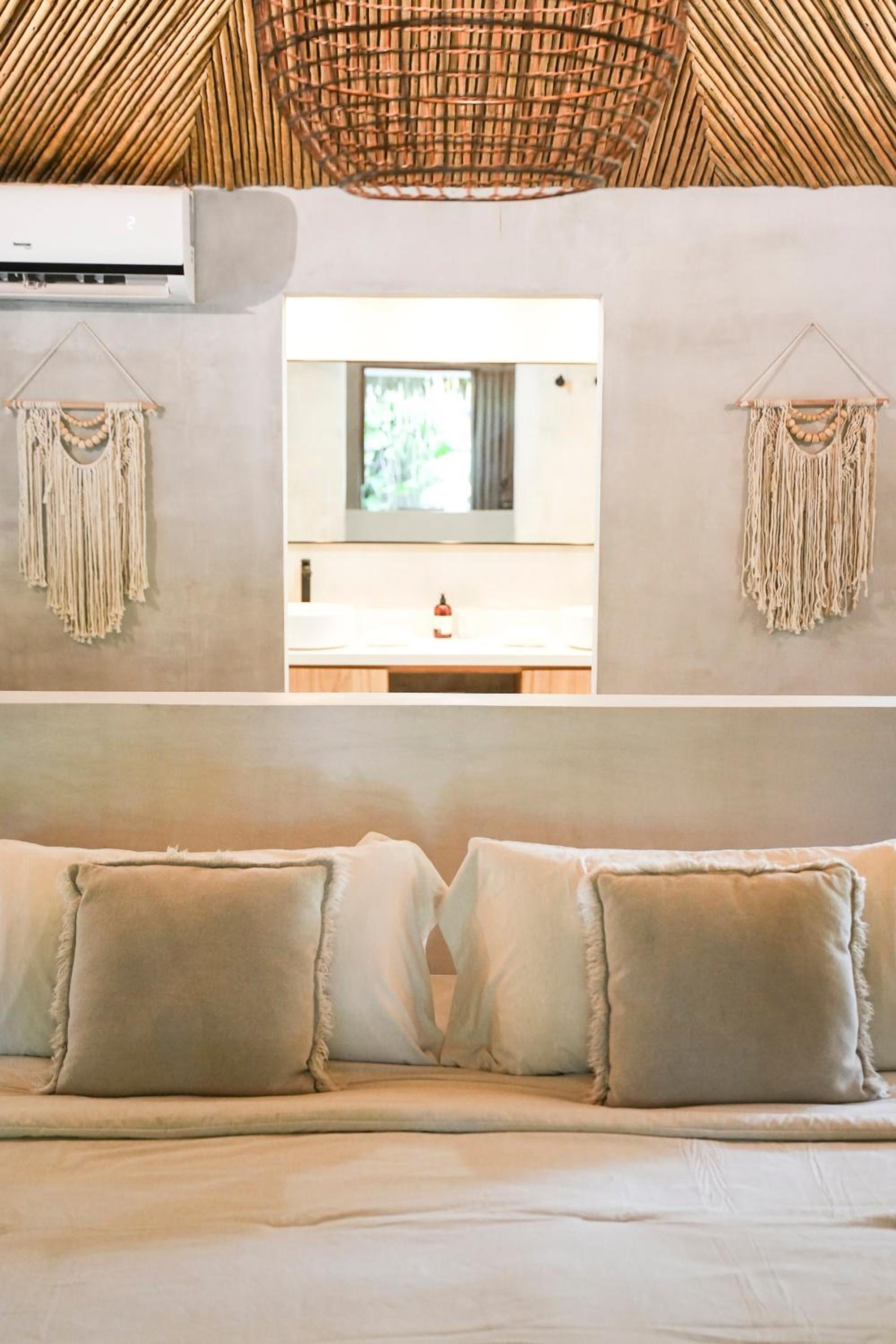 Deluxe King Suite