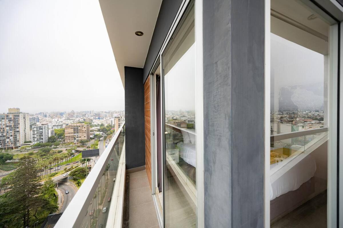 Two-Bedroom Deluxe Apartment with Balcony photo 2