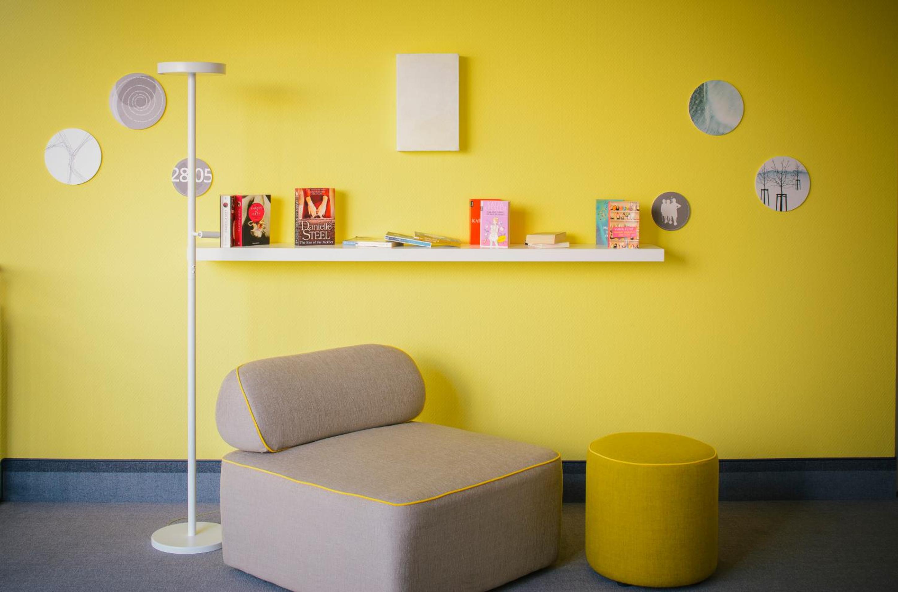 Lounge Plus Room - Photo 5