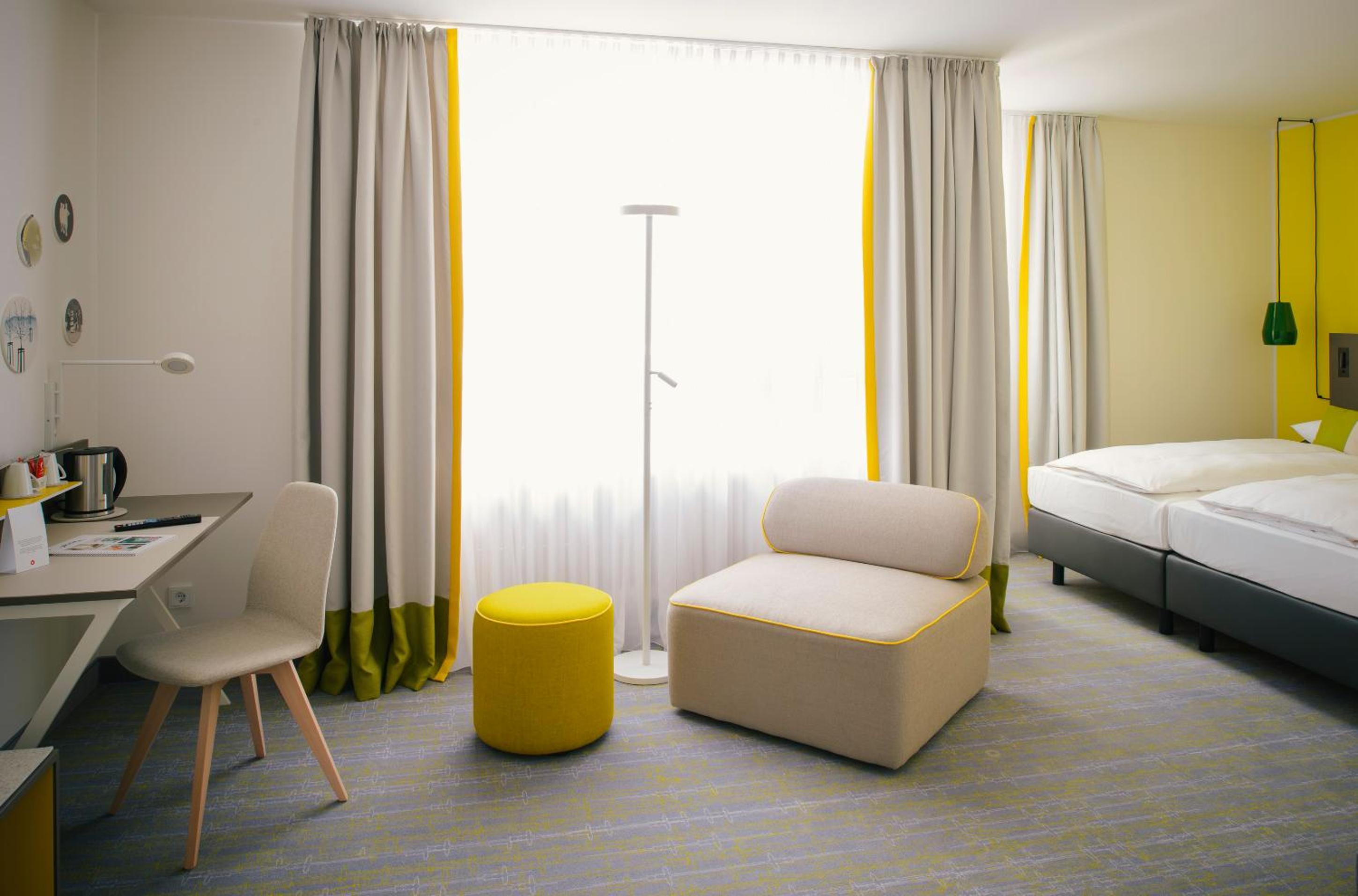 Lounge Plus Room - Photo 6