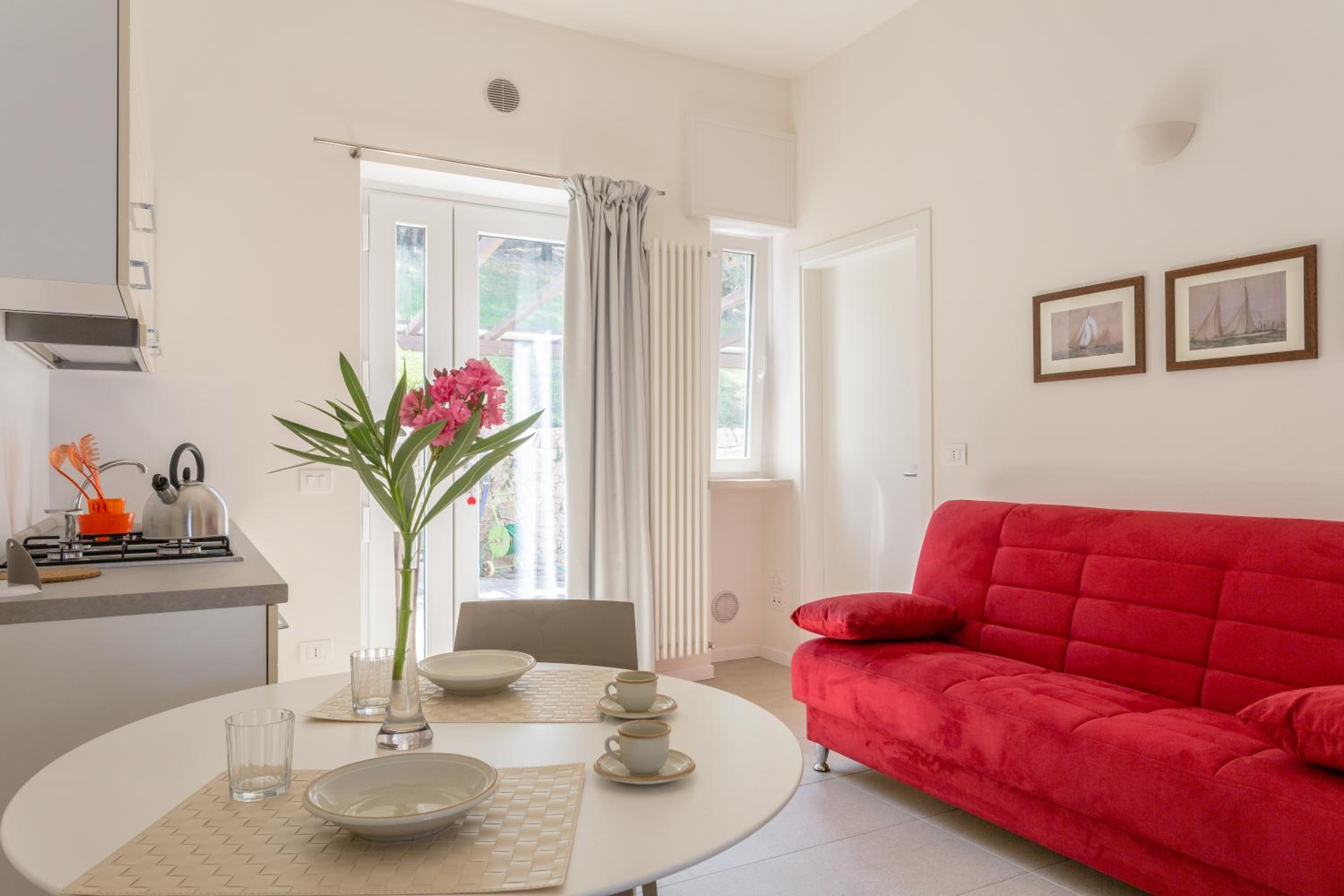 One-Bedroom House photo 3