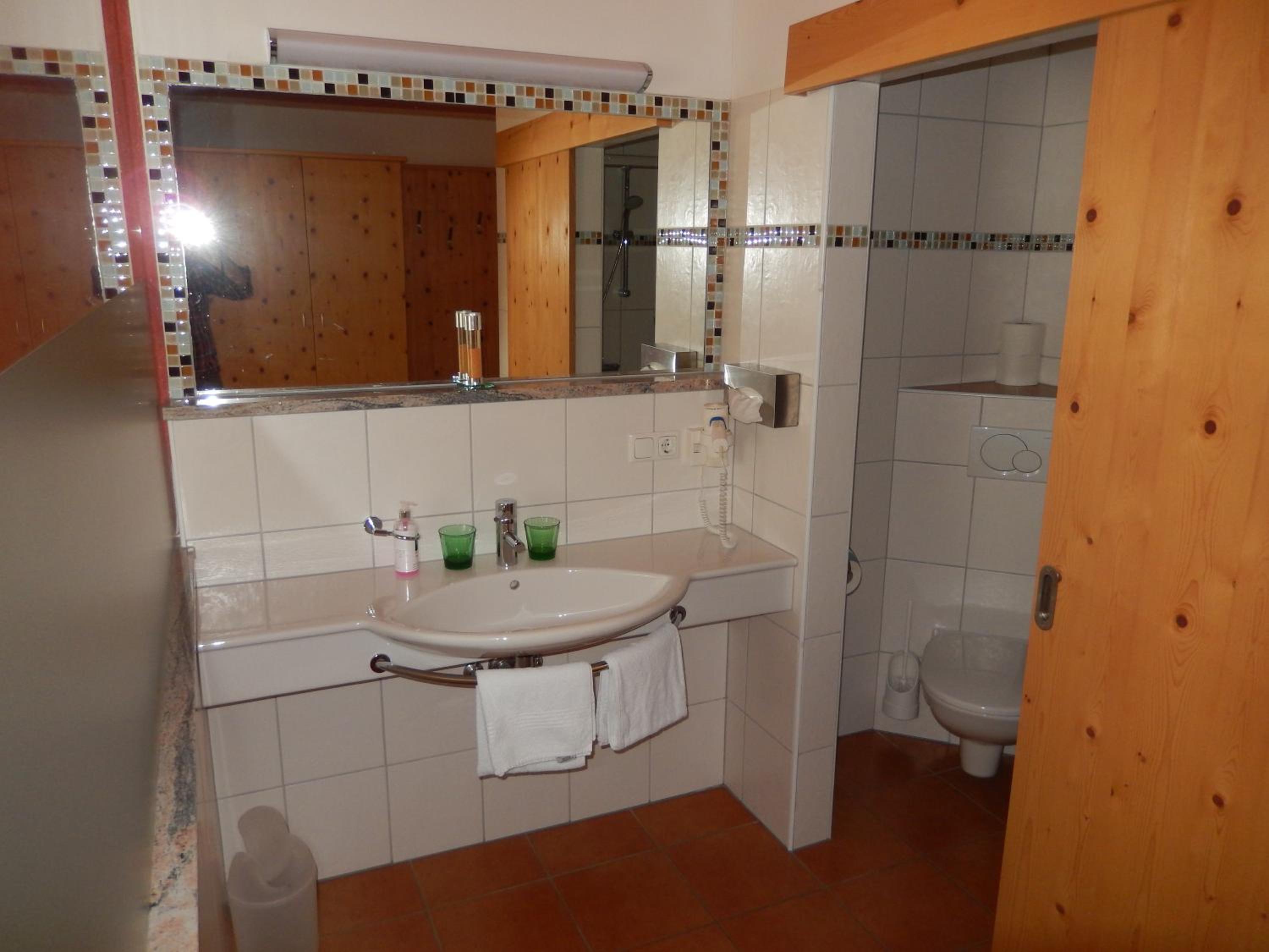 Double Room - Photo 5