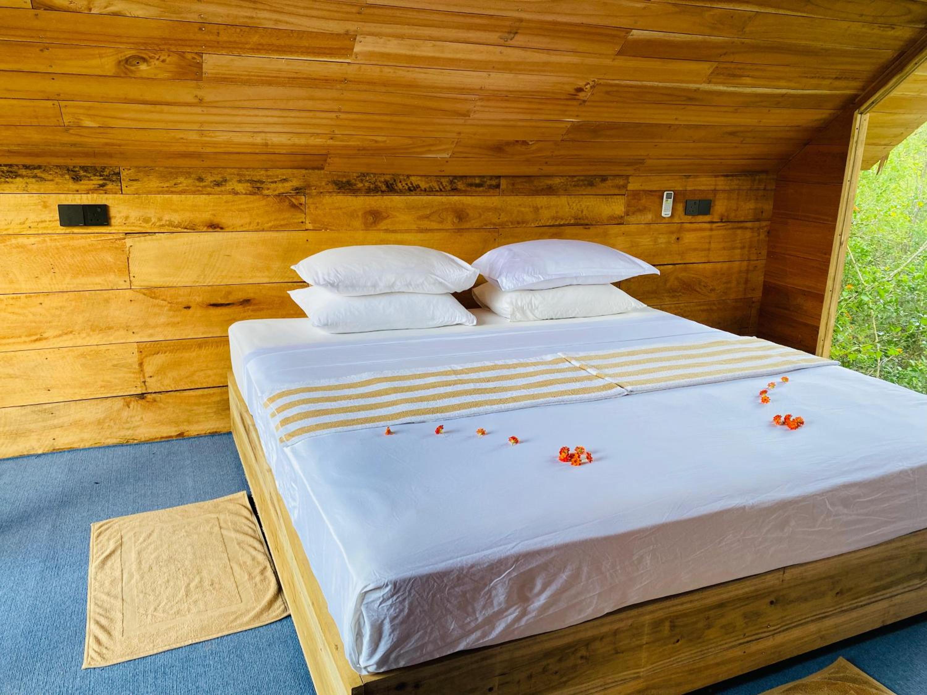Double or Twin Room with Garden View photo 3