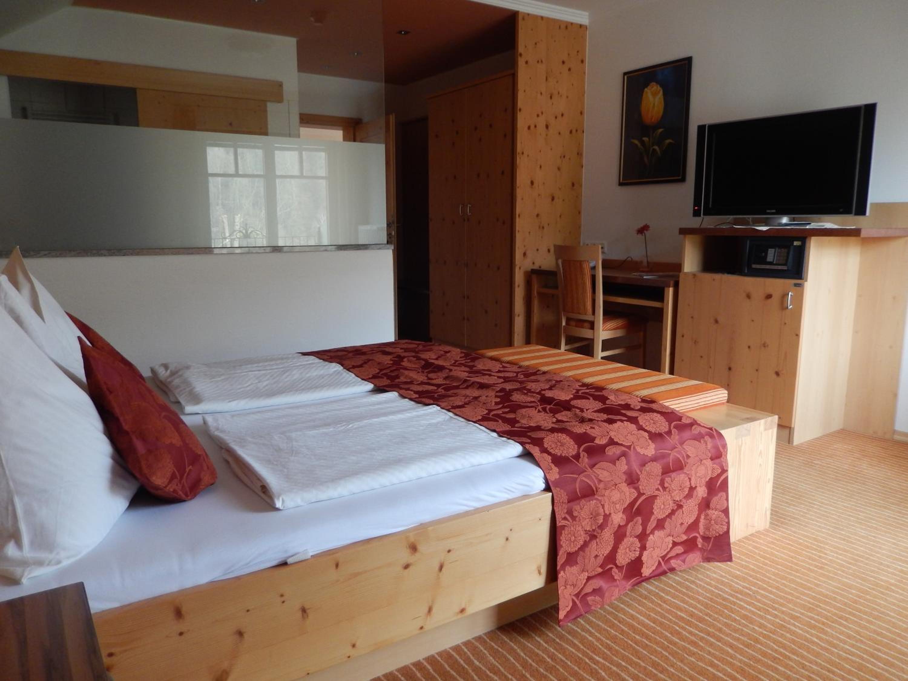 Superior Double Room - Photo 11