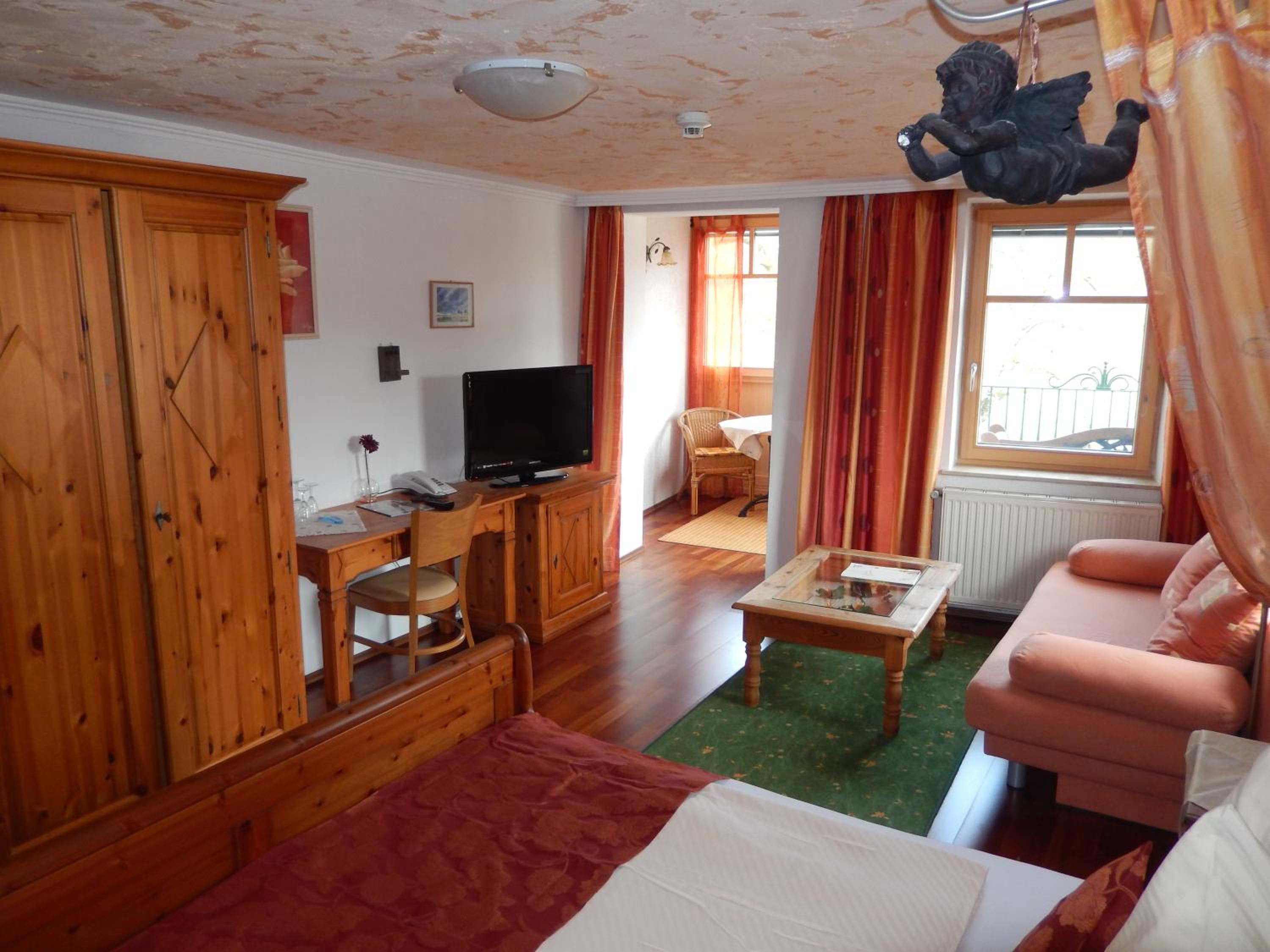 Double Room - Photo 7